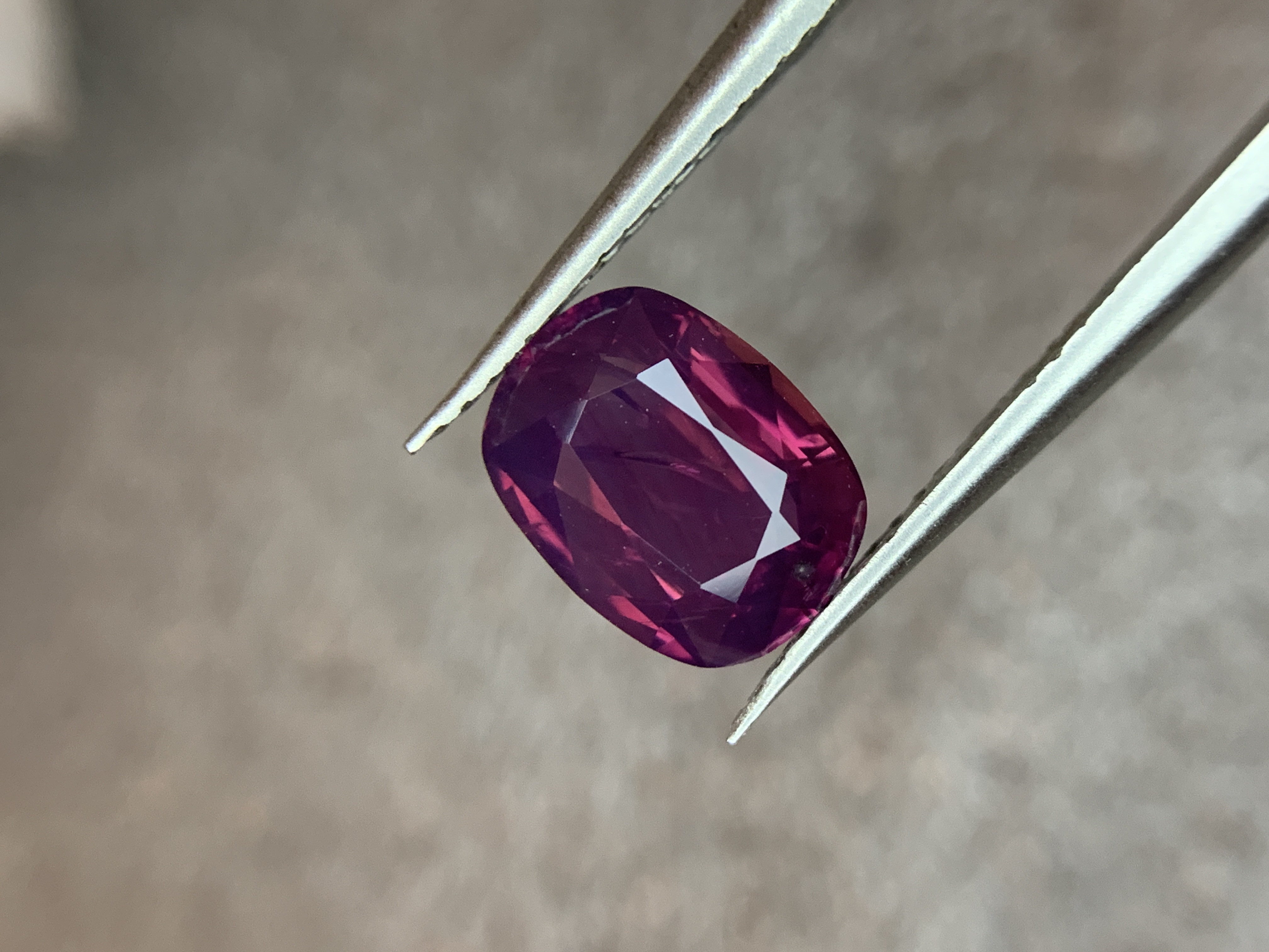 GIA Certified  2.98 CT Natural Pinkish Purple Sapphire Cushion Shape Loose Gemstone from Kashmir Pakistan