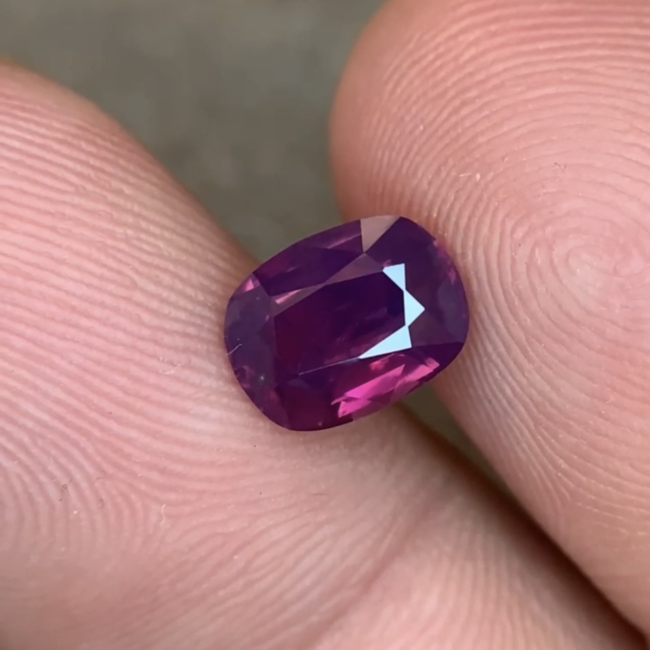 GIA Certified  2.98 CT Natural Pinkish Purple Sapphire Cushion Shape Loose Gemstone from Kashmir Pakistan