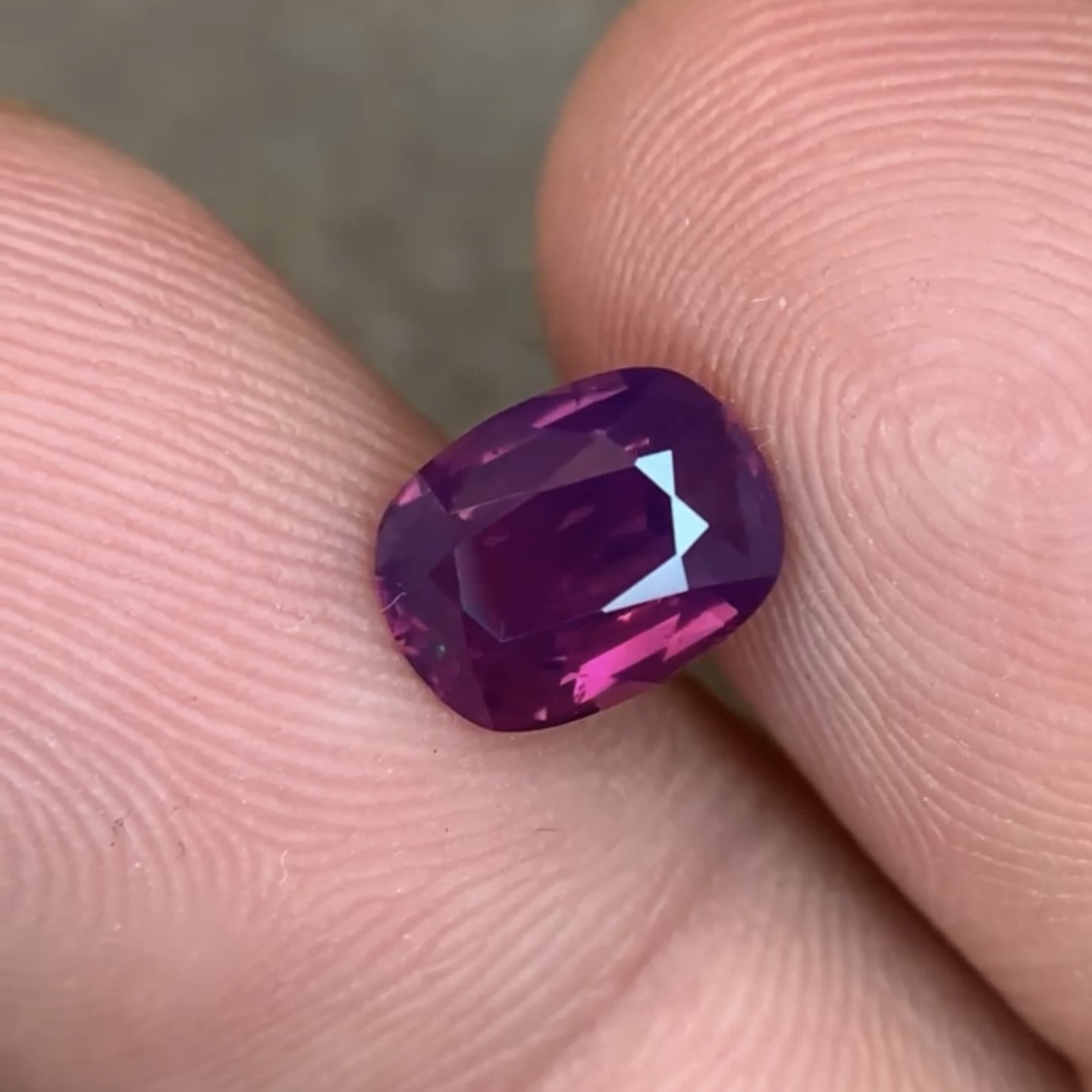 GIA Certified  2.98 CT Natural Pinkish Purple Sapphire Cushion Shape Loose Gemstone from Kashmir Pakistan