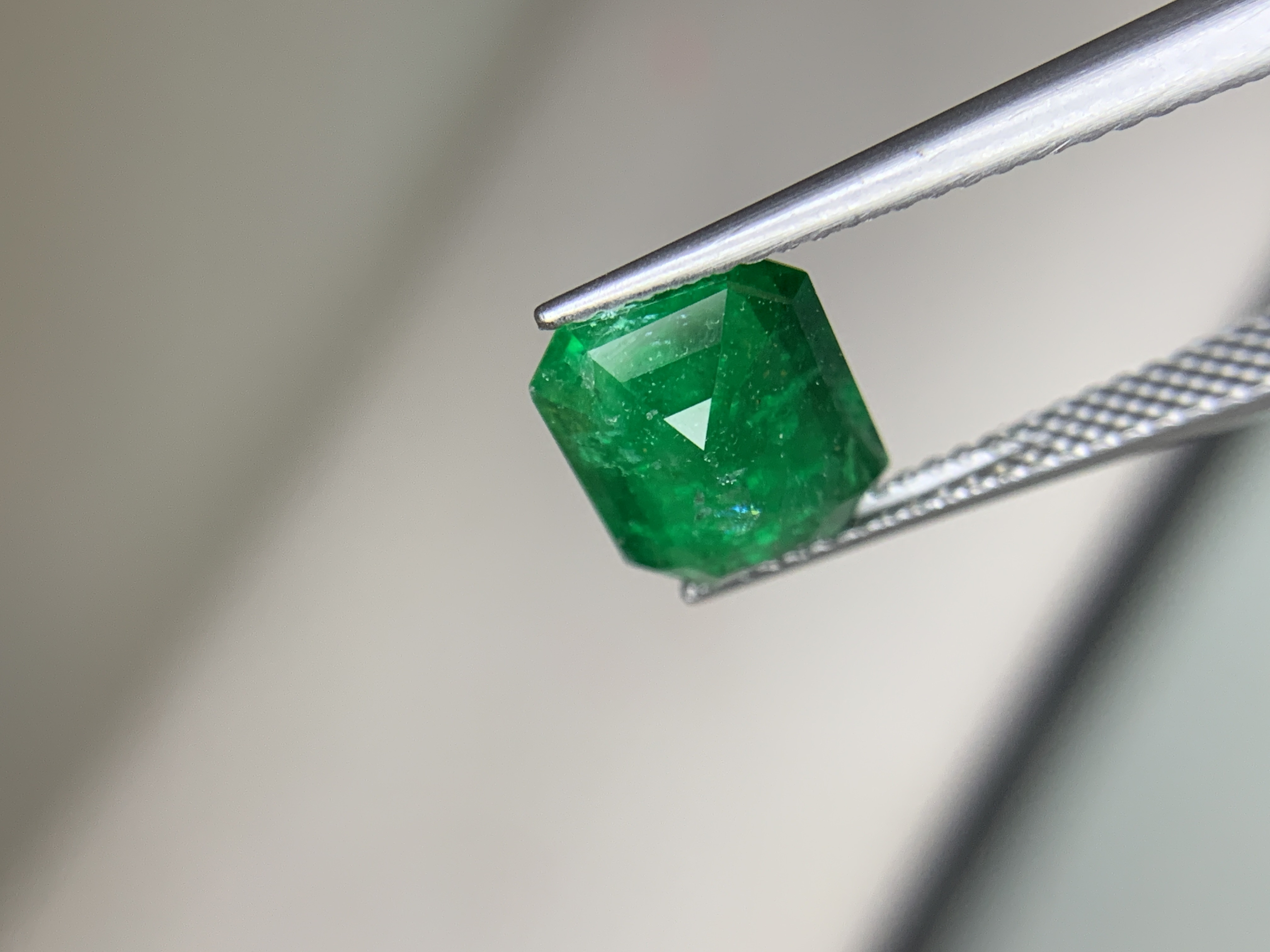 LOTUS Certified 2.65 CT Natural Vivid Greem Emerald Octagon Shape Loose Gemstone