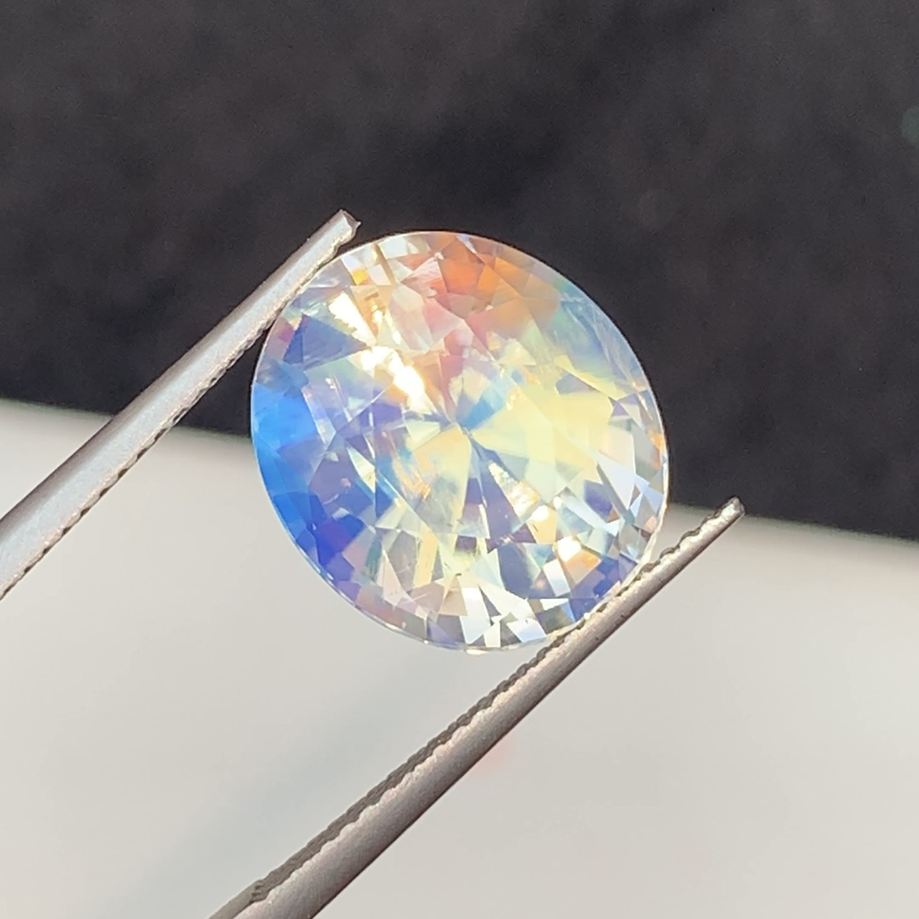 9.45 CT Natural Rainbow Moonstone Oval Shape Loose Gemstone