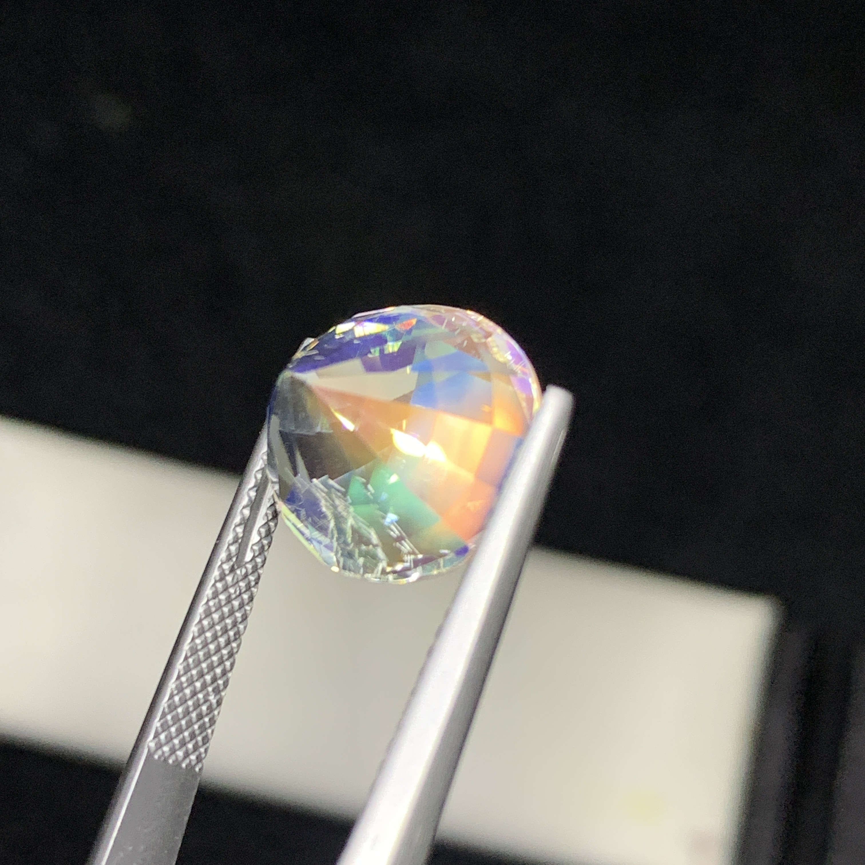 9.45 CT Natural Rainbow Moonstone Oval Shape Loose Gemstone