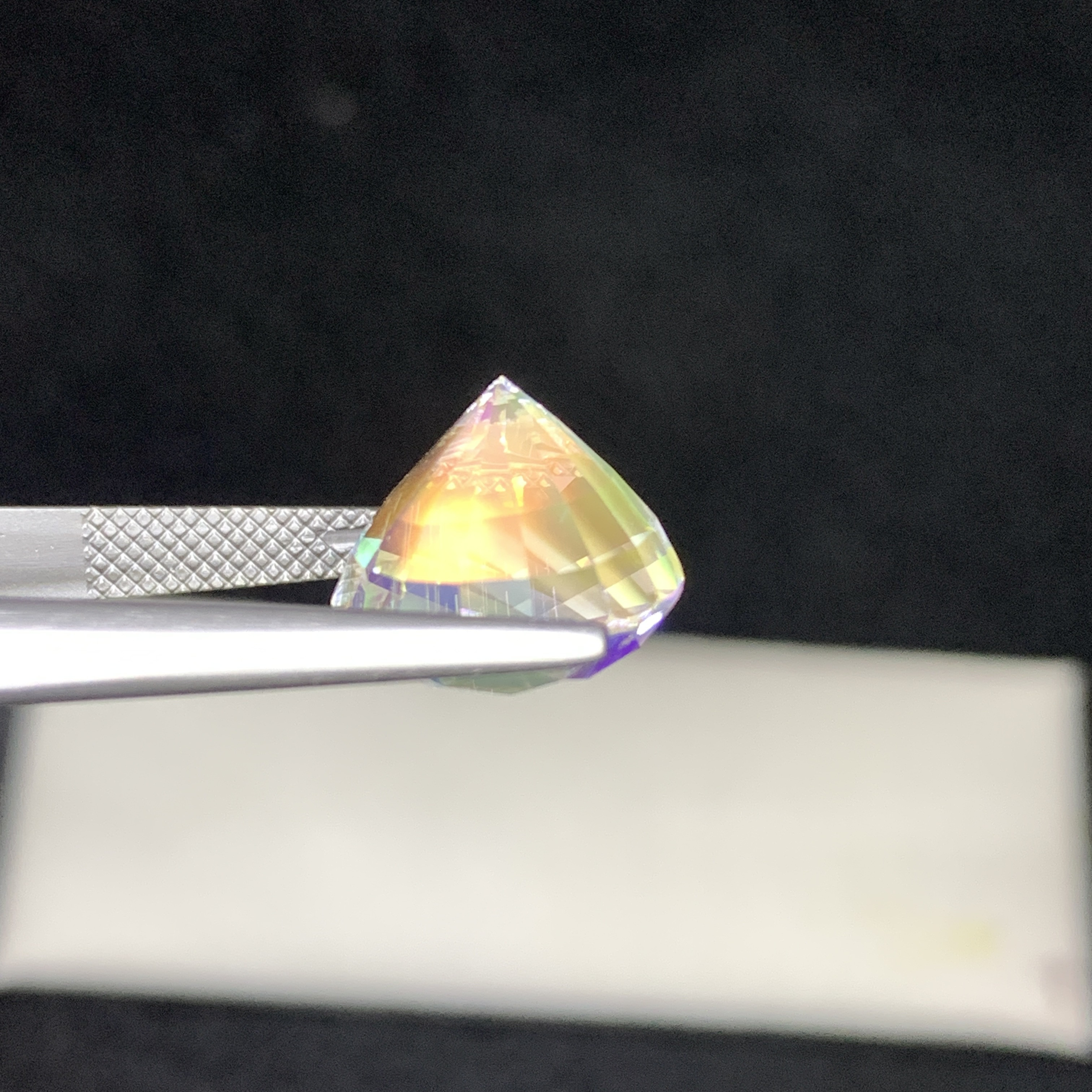 9.45 CT Natural Rainbow Moonstone Oval Shape Loose Gemstone