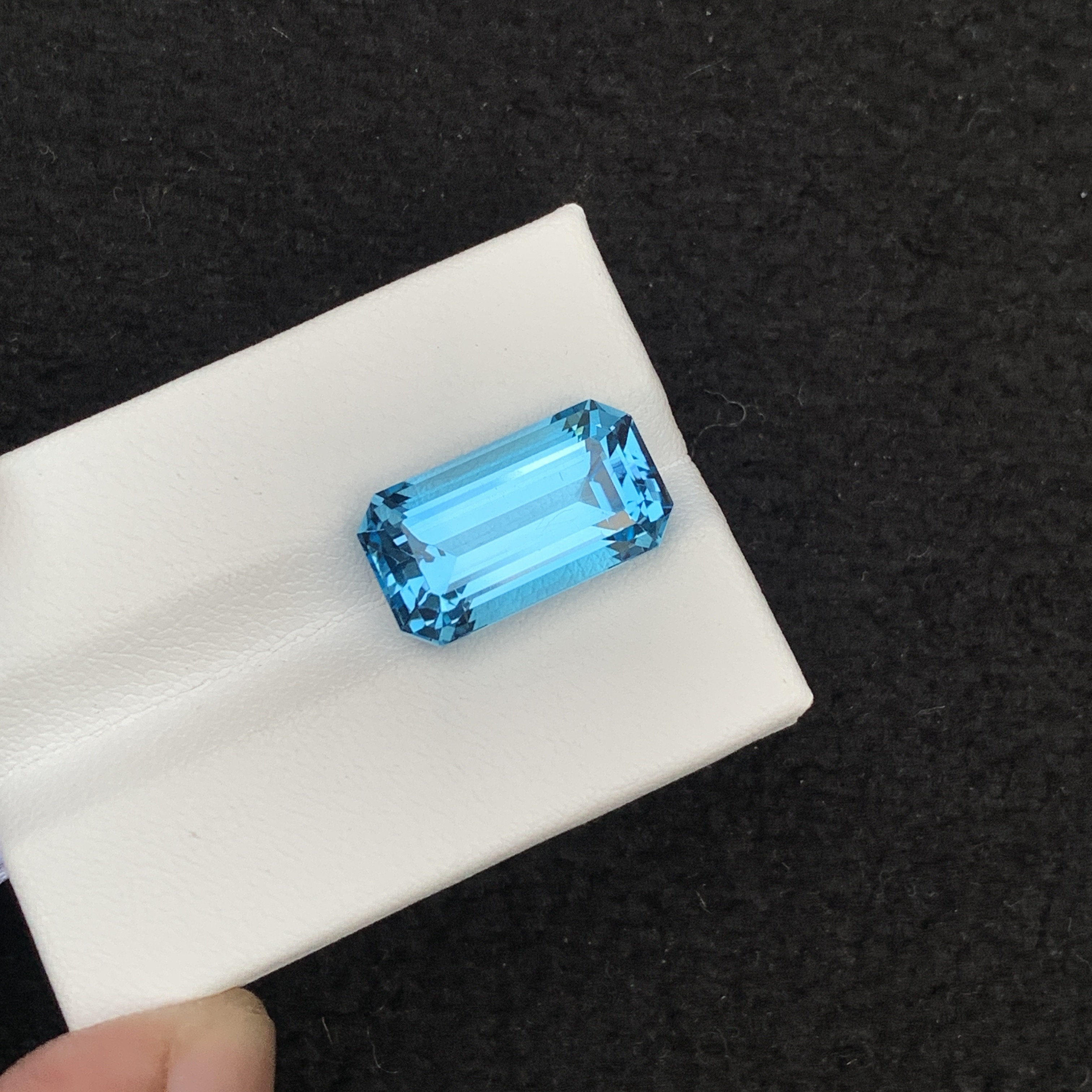 13.72 Ct Natural Bule Topaz Emerald shape Loose Gemstone