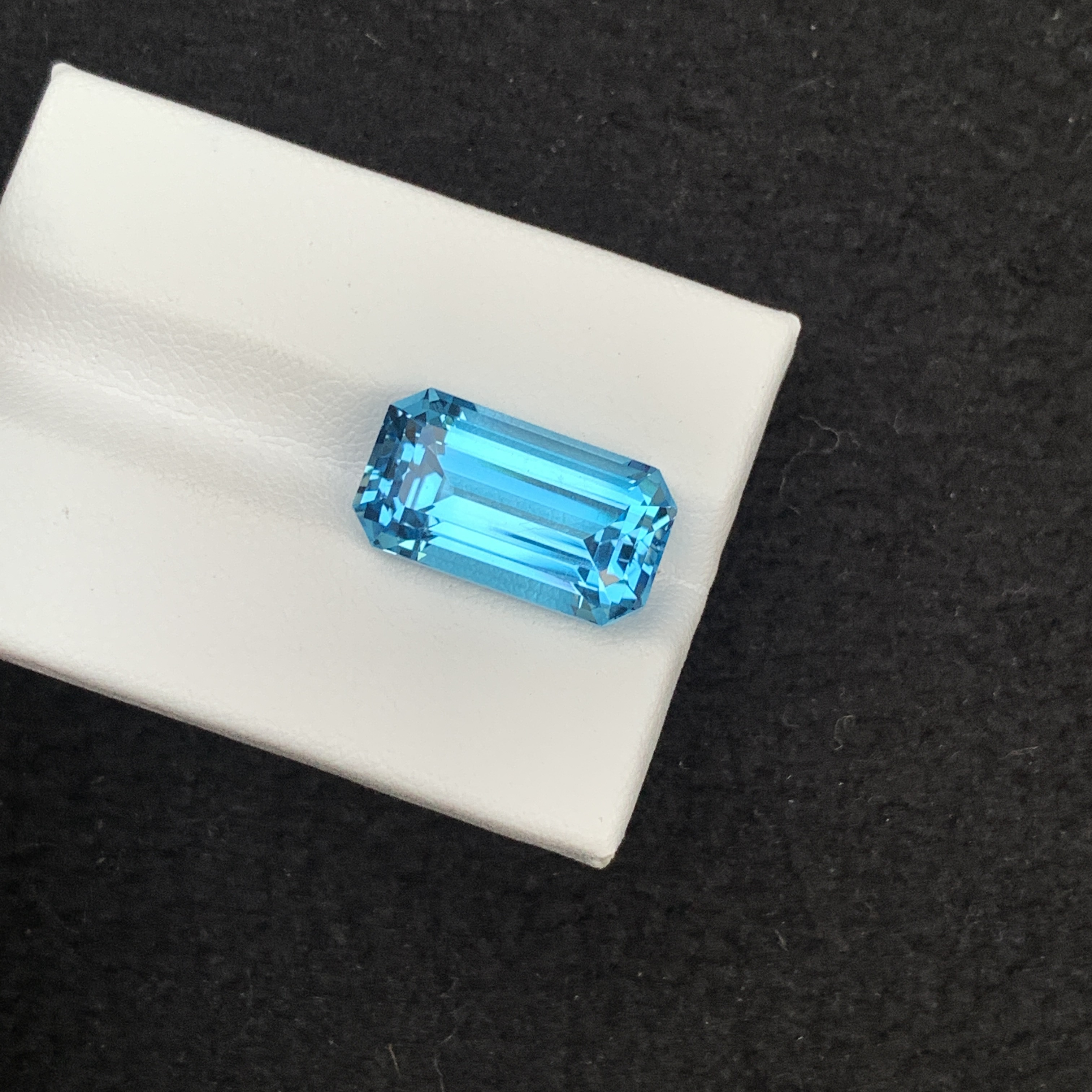 13.72 Ct Natural Bule Topaz Emerald shape Loose Gemstone