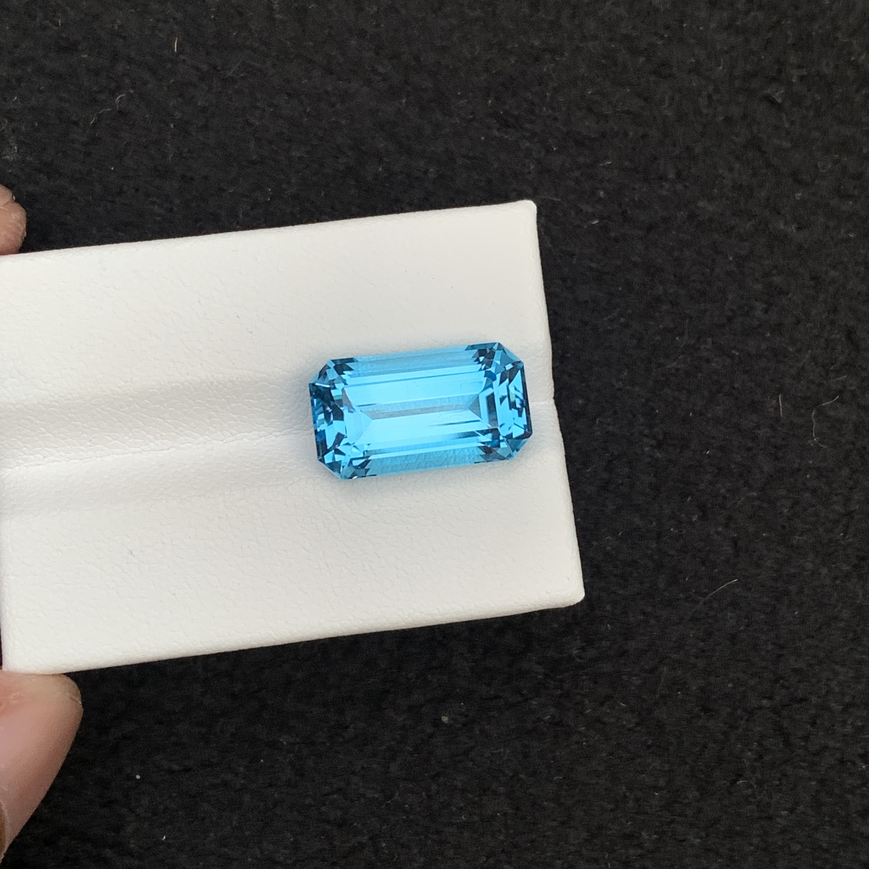 13.72 Ct Natural Bule Topaz Emerald shape Loose Gemstone