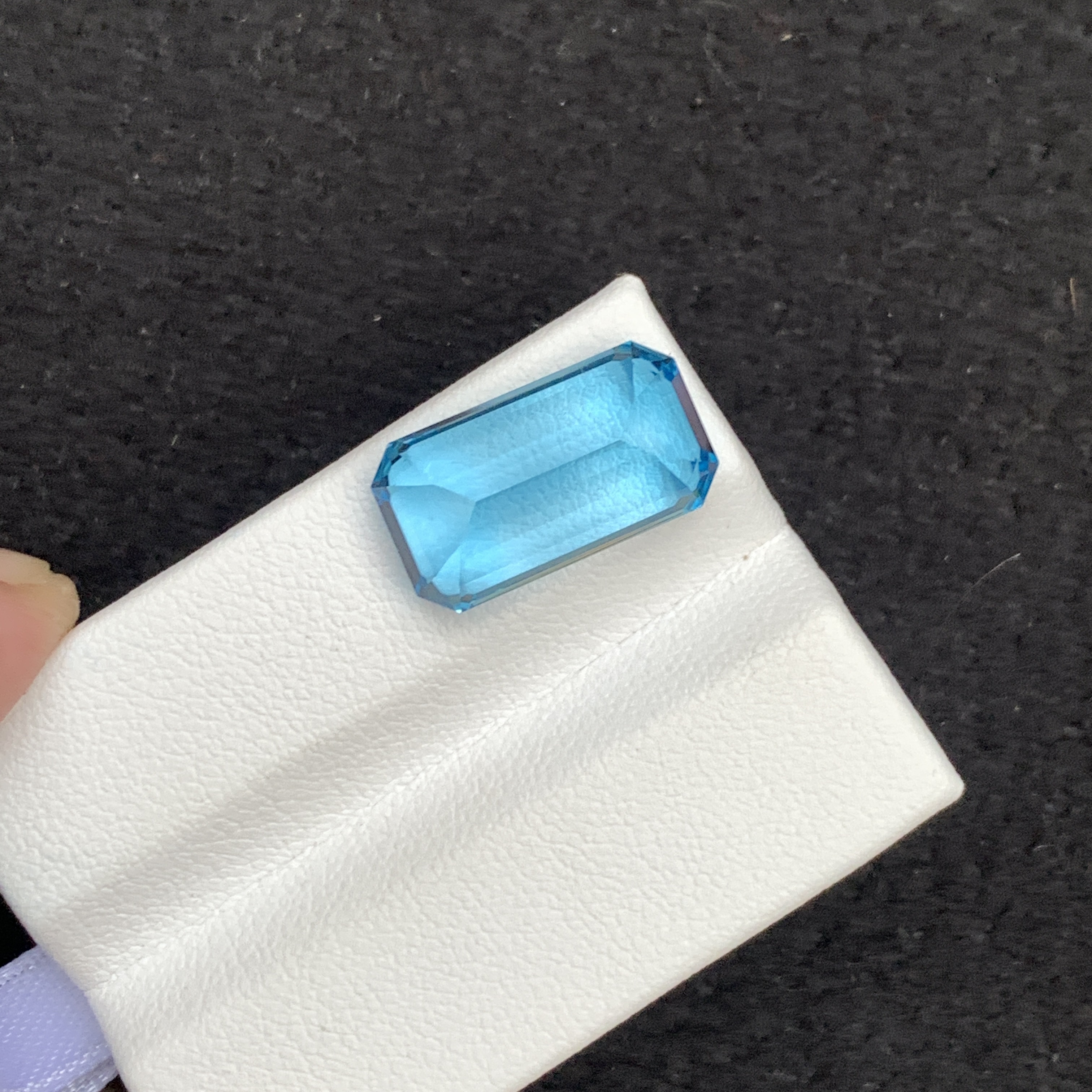 13.72 Ct Natural Bule Topaz Emerald shape Loose Gemstone