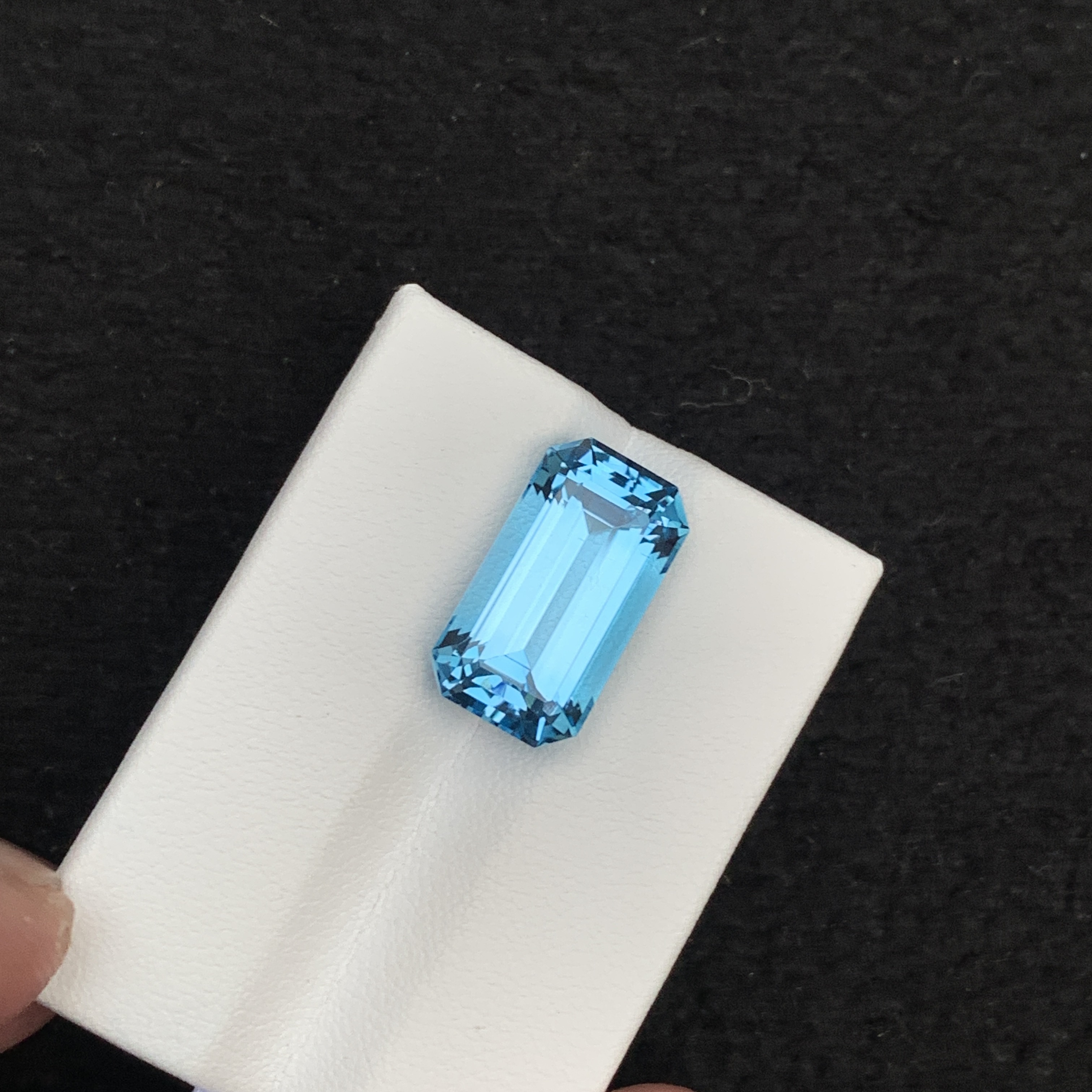 13.72 Ct Natural Bule Topaz Emerald shape Loose Gemstone