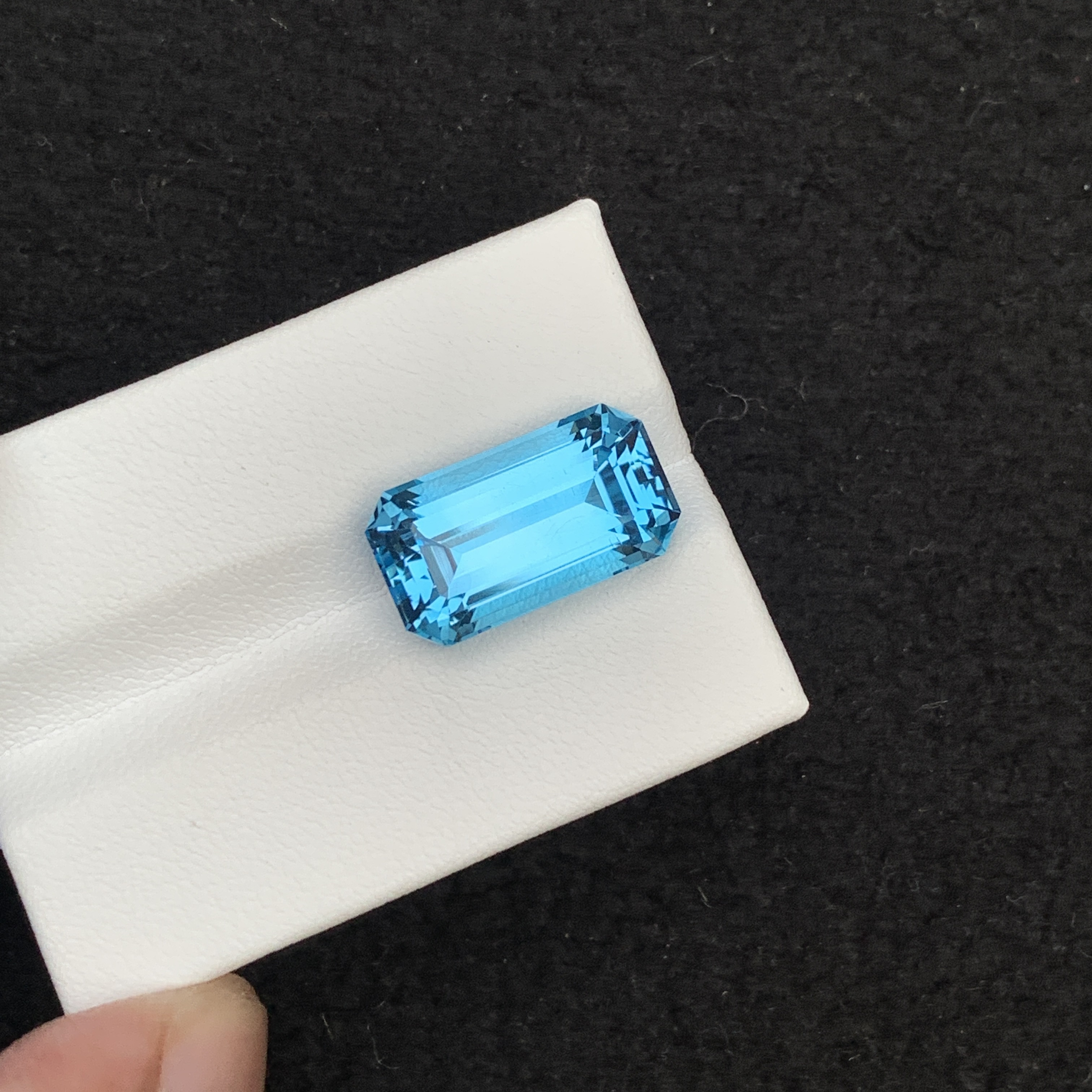 13.72 Ct Natural Bule Topaz Emerald shape Loose Gemstone