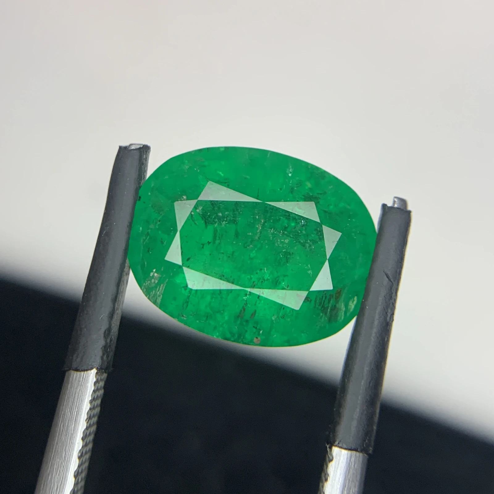 Natural 4.70 Carat Vivid Green Emerald Zambia Faceted Loose Gemstone