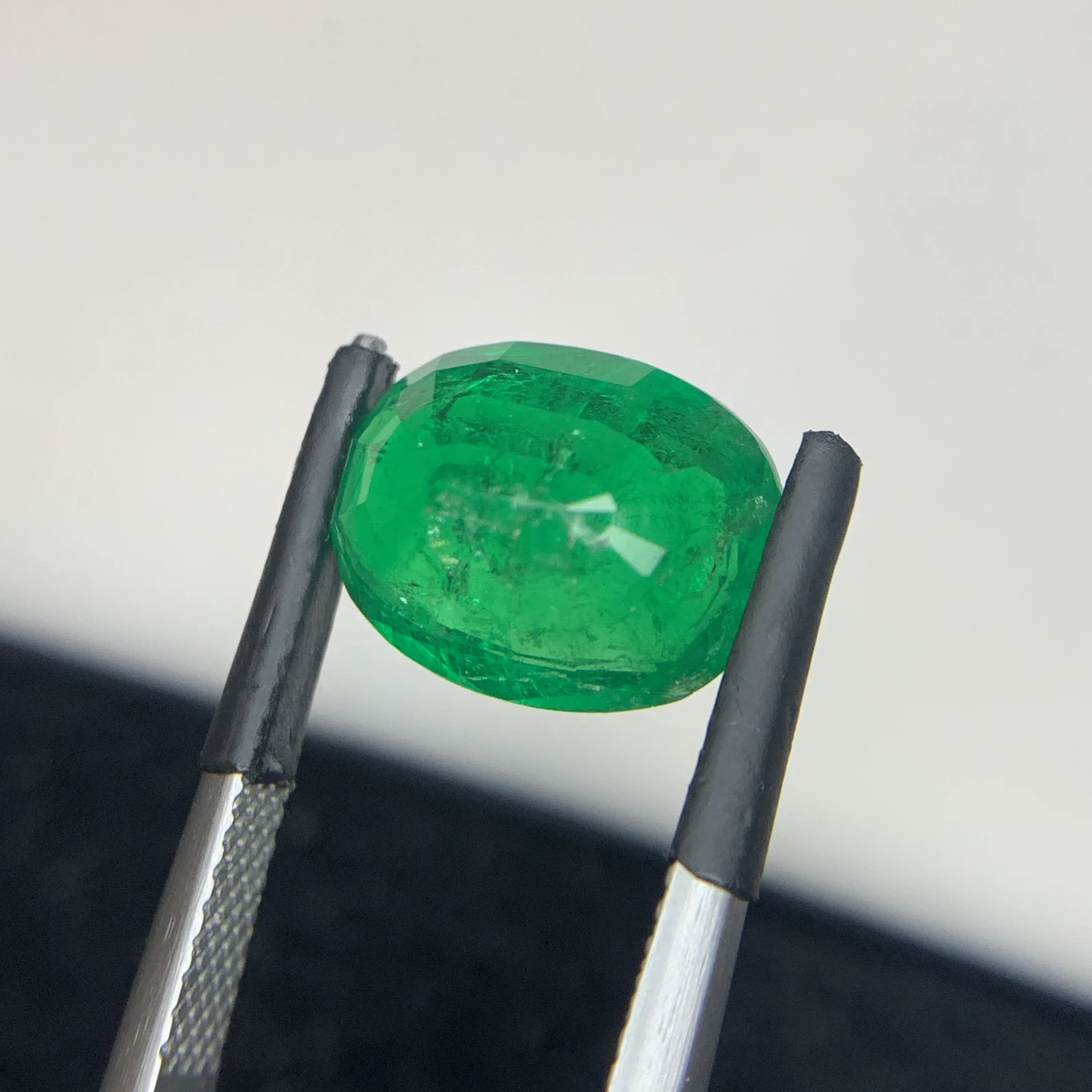 Natural 4.70 Carat Vivid Green Emerald Zambia Faceted Loose Gemstone