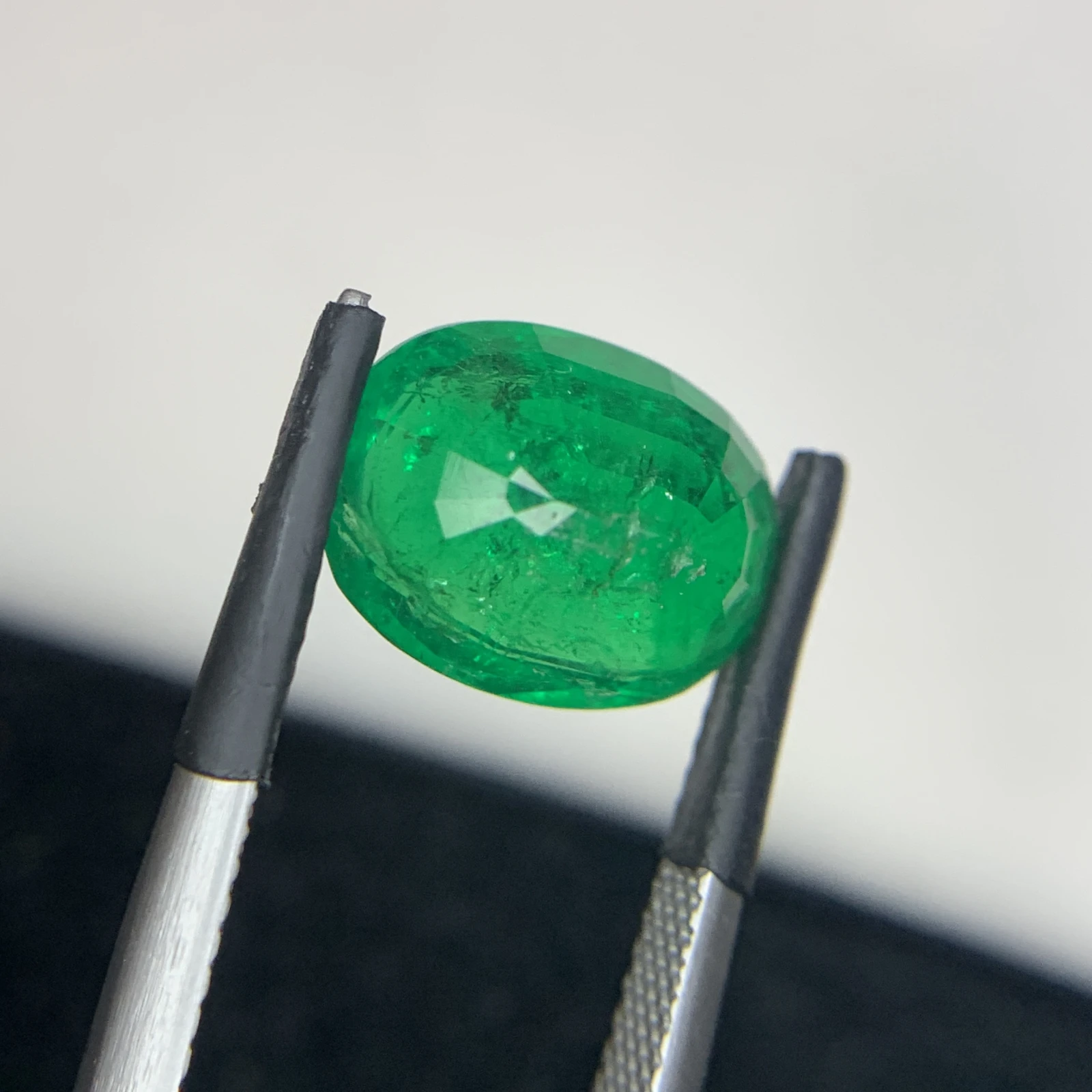 Natural 4.70 Carat Vivid Green Emerald Zambia Faceted Loose Gemstone
