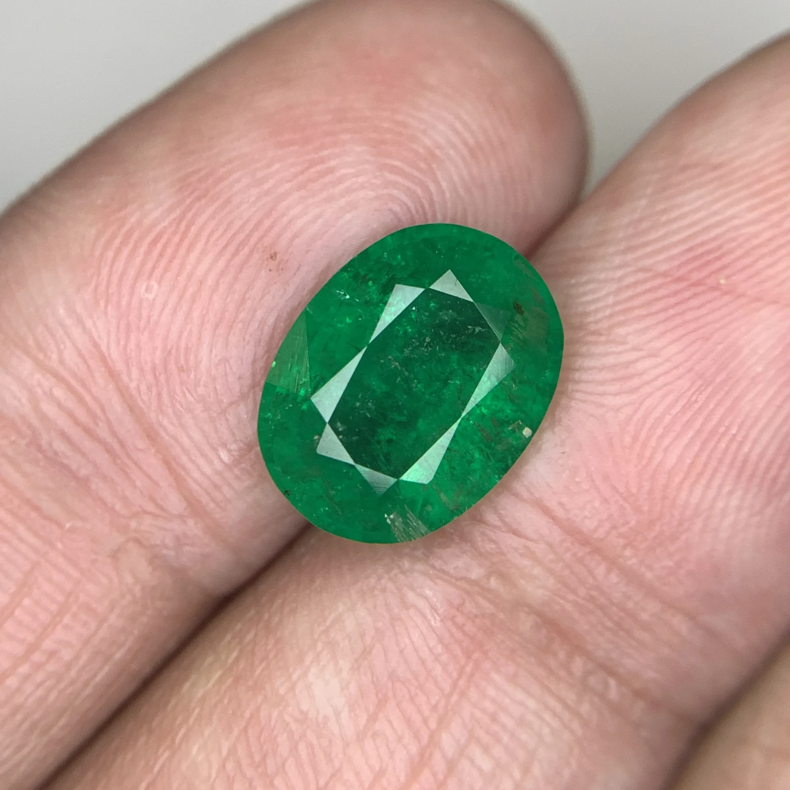 Natural 4.70 Carat Vivid Green Emerald Zambia Faceted Loose Gemstone