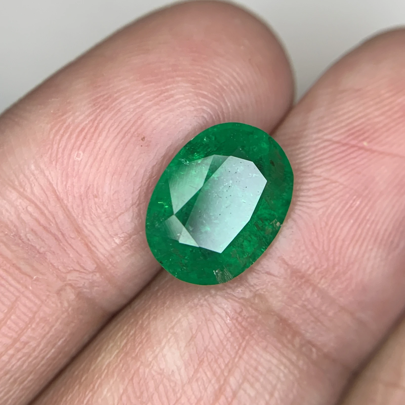 Natural 4.70 Carat Vivid Green Emerald Zambia Faceted Loose Gemstone