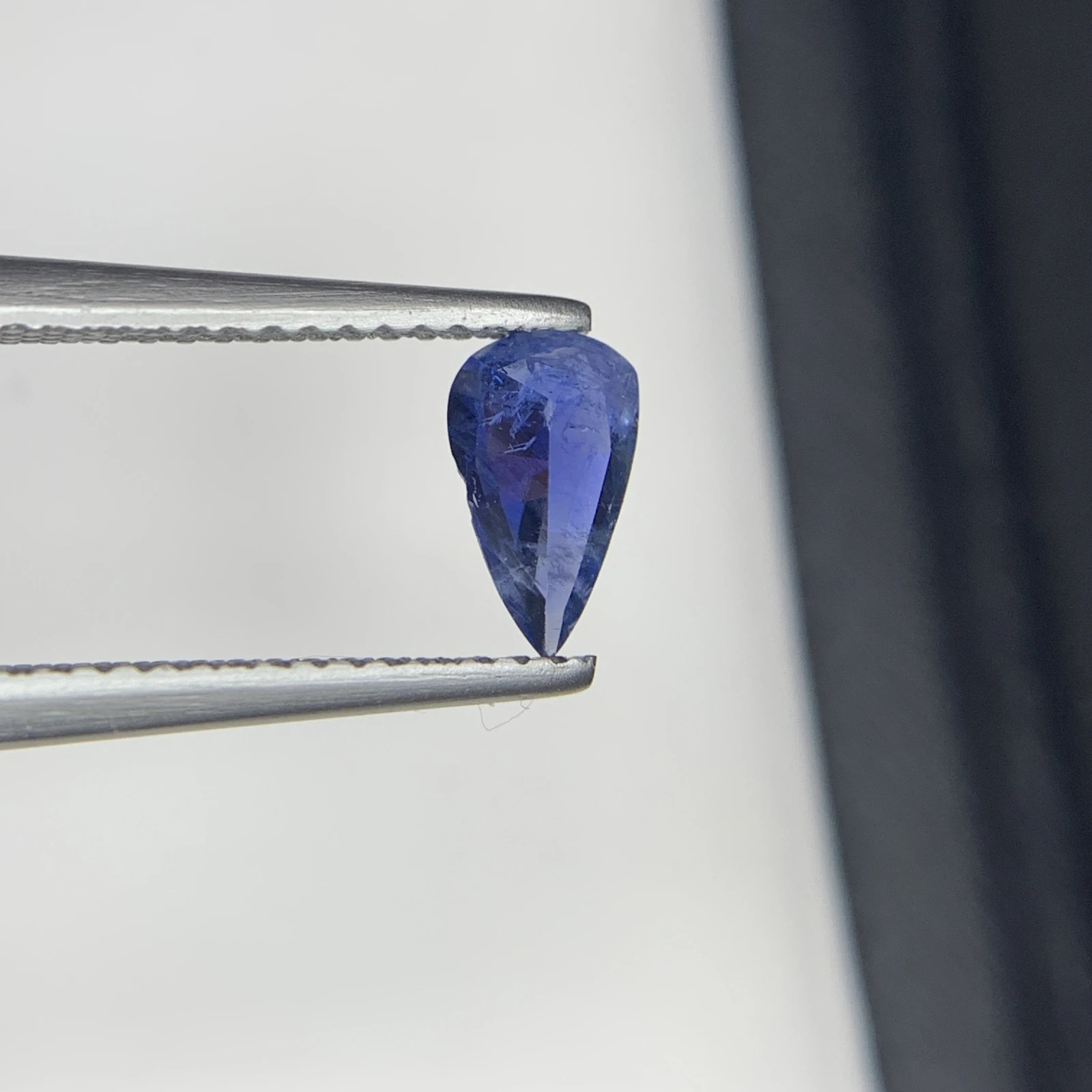 Natural 0.67 carat Kashmir Blue Sapphire Faceted Loose Gemstone For Jewelry Making