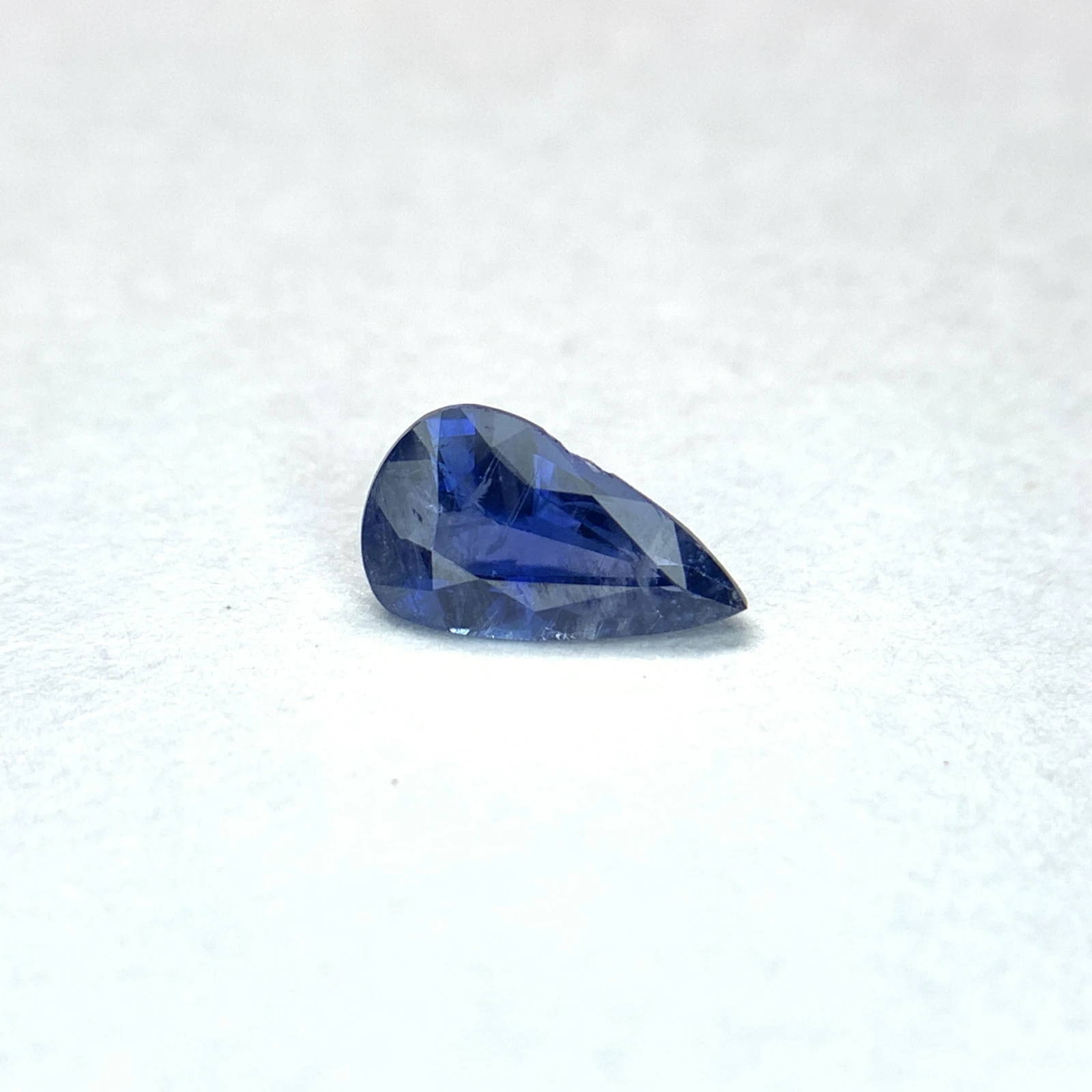 Natural 0.67 carat Kashmir Blue Sapphire Faceted Loose Gemstone For Jewelry Making