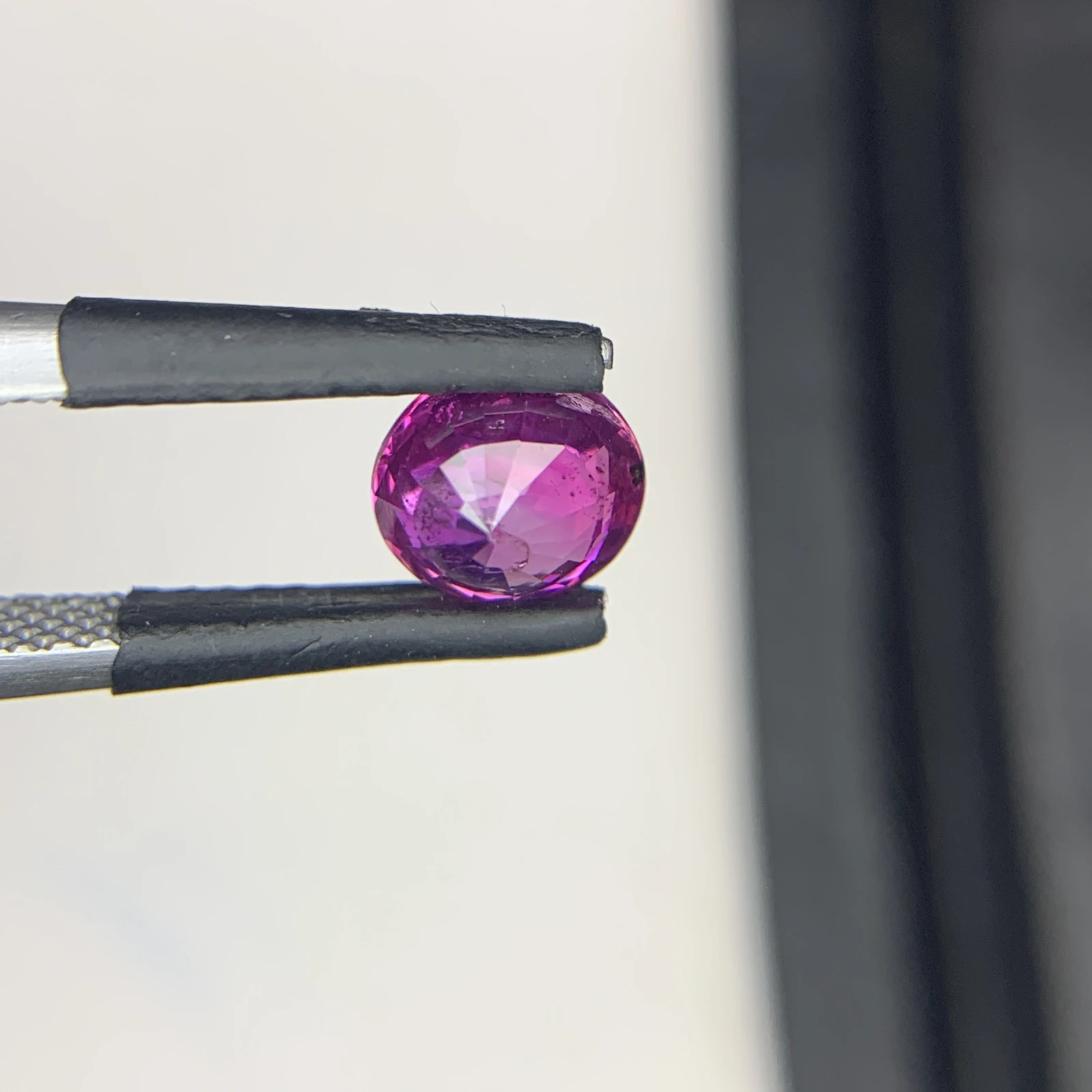 1.35 ct Natural Kashmir Pinkish Purple Sapphire Oval Shape Loose Gemstone from Pakistan
