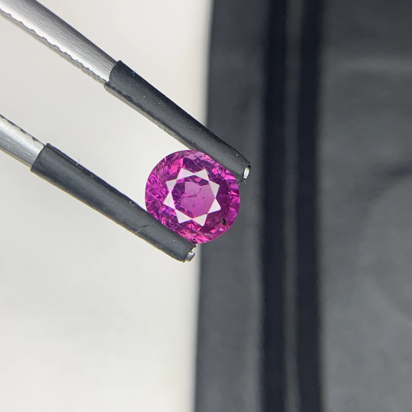 1.35 ct Natural Kashmir Pinkish Purple Sapphire Oval Shape Loose Gemstone from Pakistan