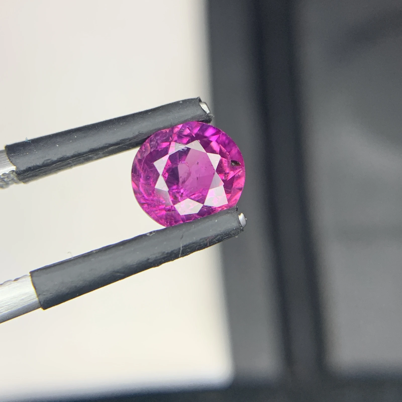 1.35 ct Natural Kashmir Pinkish Purple Sapphire Oval Shape Loose Gemstone from Pakistan