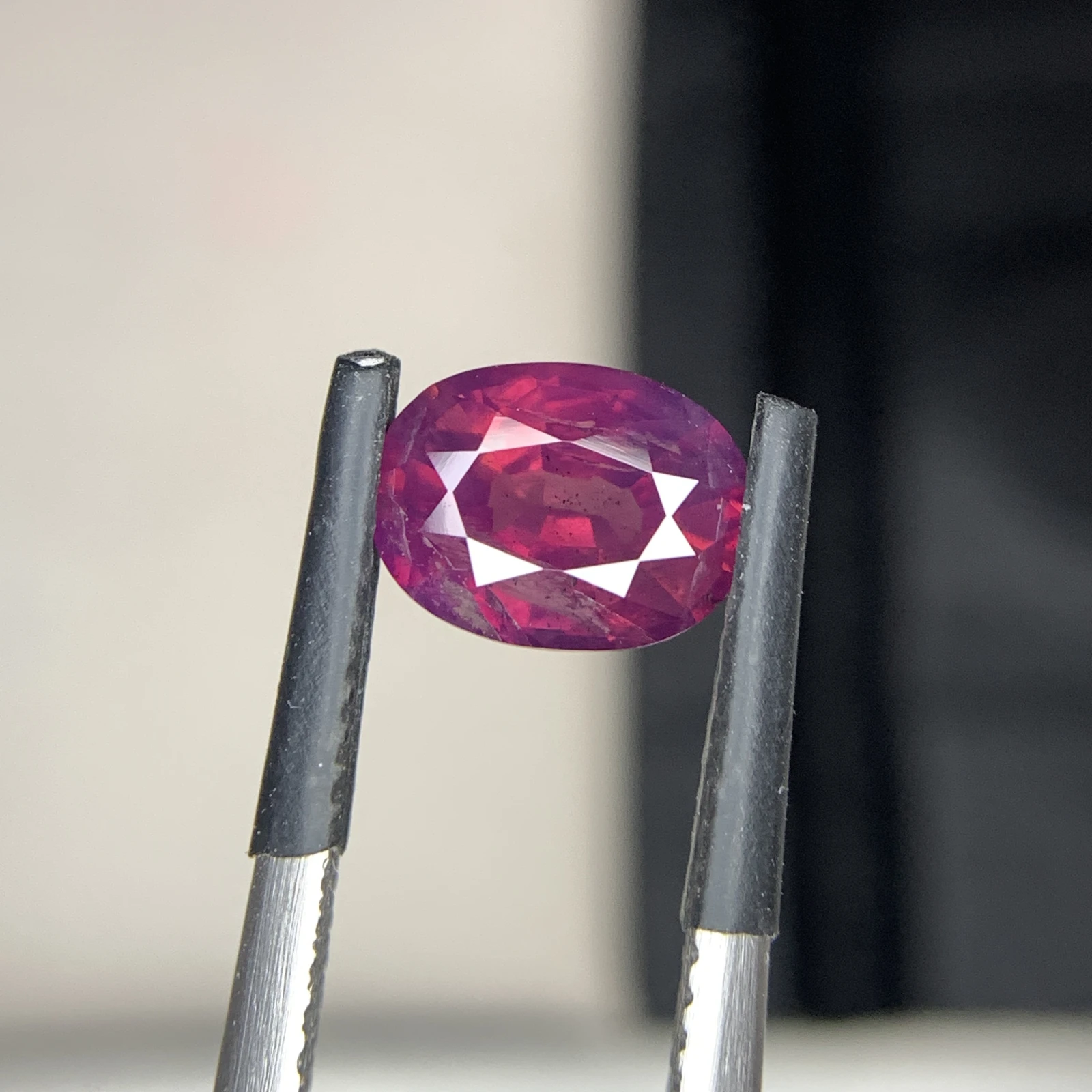 2.07 ct Natural Purplish Red Kashmir Ruby Oval Shape Loose Gemstone from Pakistan