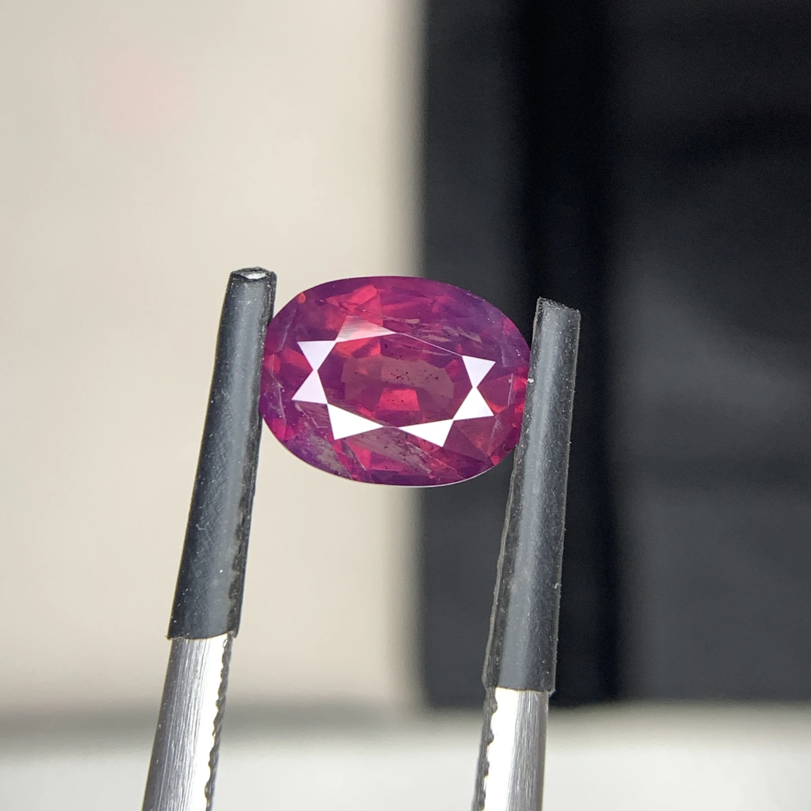 2.07 ct Natural Purplish Red Kashmir Ruby Oval Shape Loose Gemstone from Pakistan