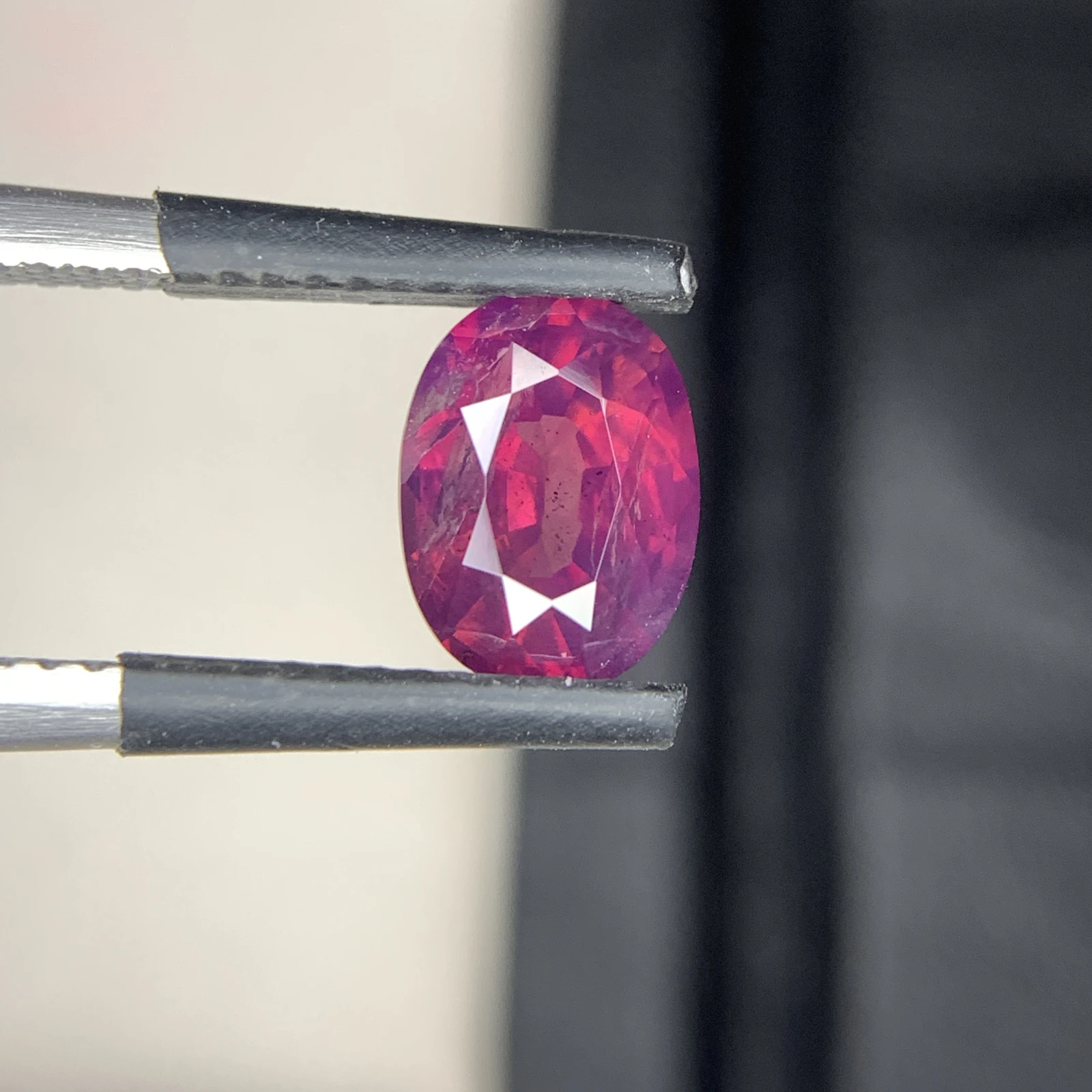 2.07 ct Natural Purplish Red Kashmir Ruby Oval Shape Loose Gemstone from Pakistan