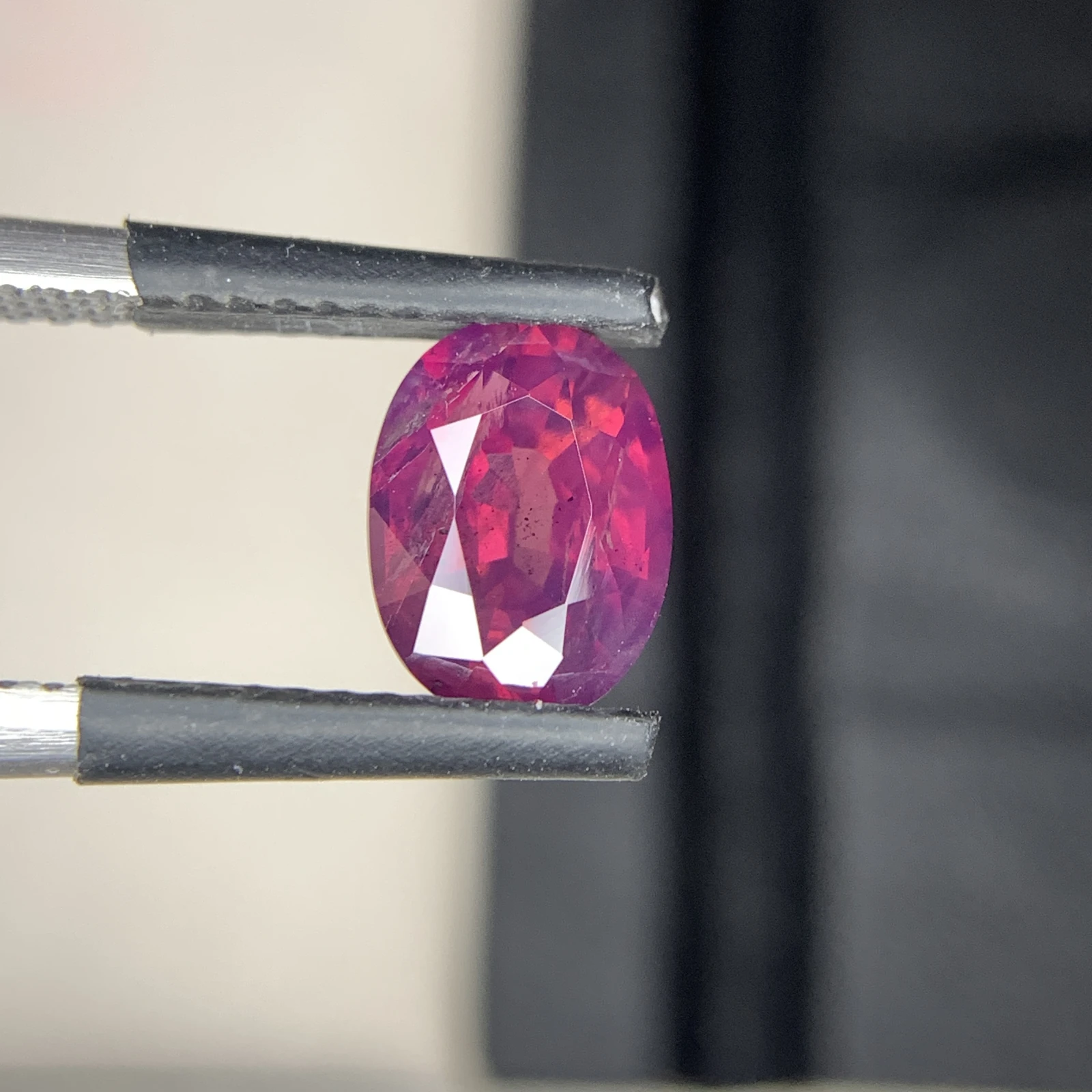 2.07 ct Natural Purplish Red Kashmir Ruby Oval Shape Loose Gemstone from Pakistan