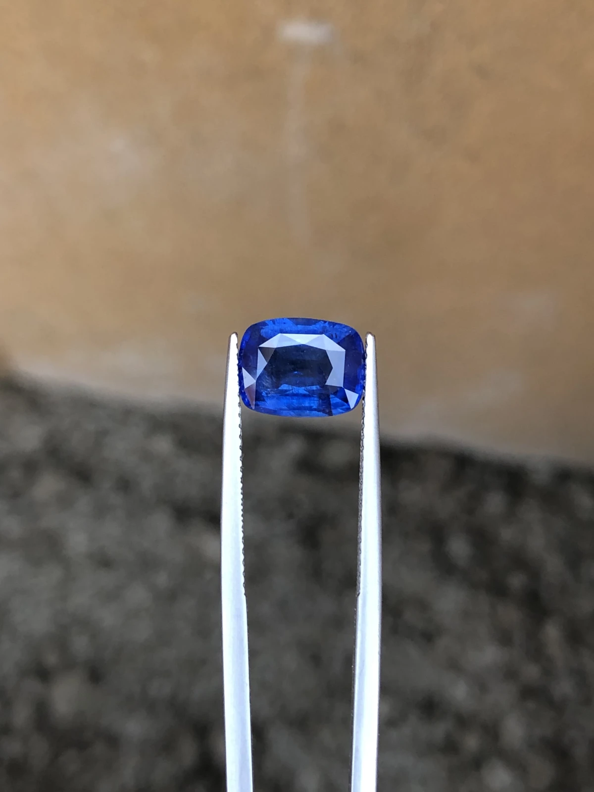 AIG Certified 3.91 ct Natural Blue Sapphire Cushion Shape Loose Gemstone from Sri Lanka