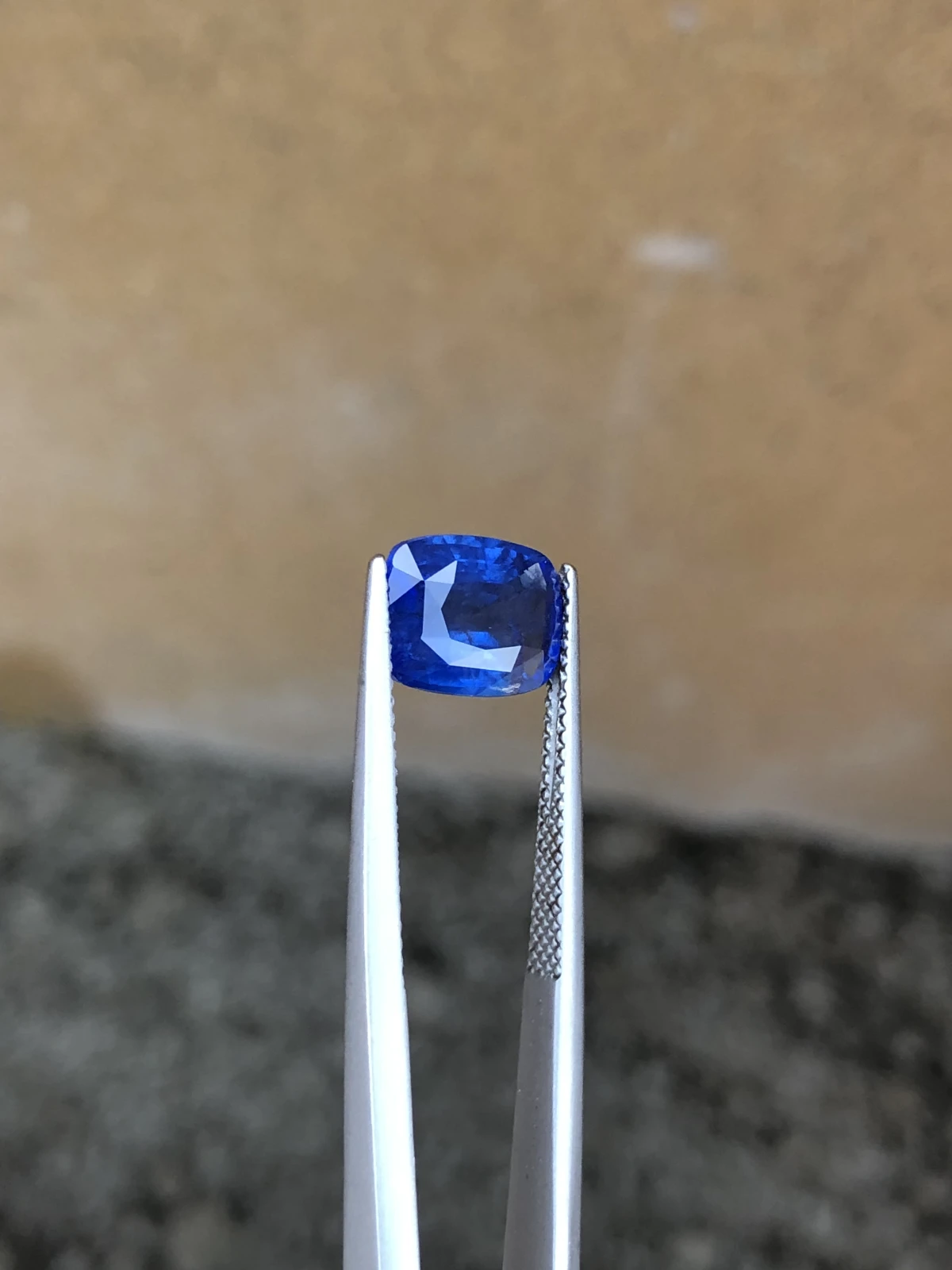 AIG Certified 3.91 ct Natural Blue Sapphire Cushion Shape Loose Gemstone from Sri Lanka