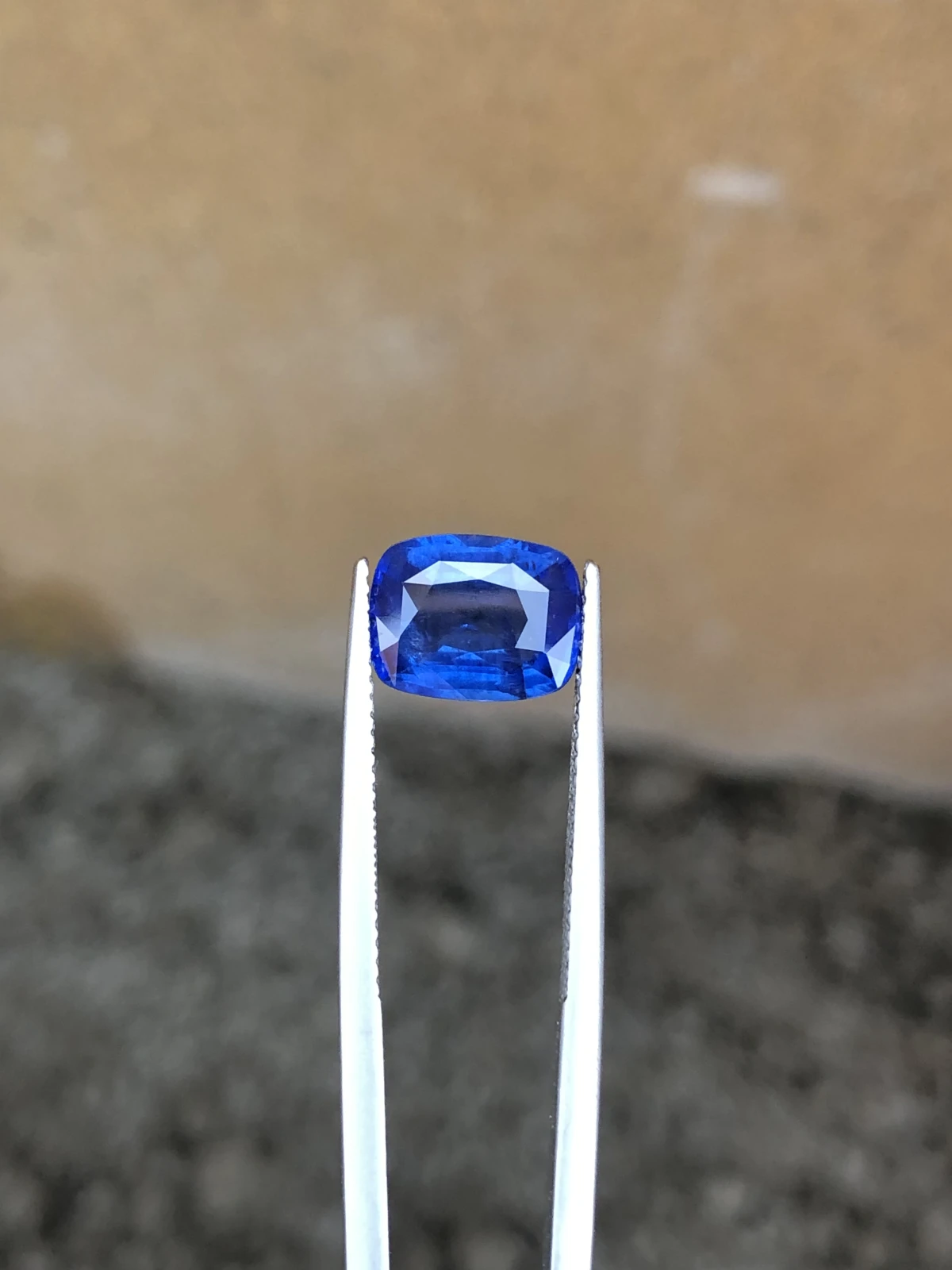 AIG Certified 3.91 ct Natural Blue Sapphire Cushion Shape Loose Gemstone from Sri Lanka