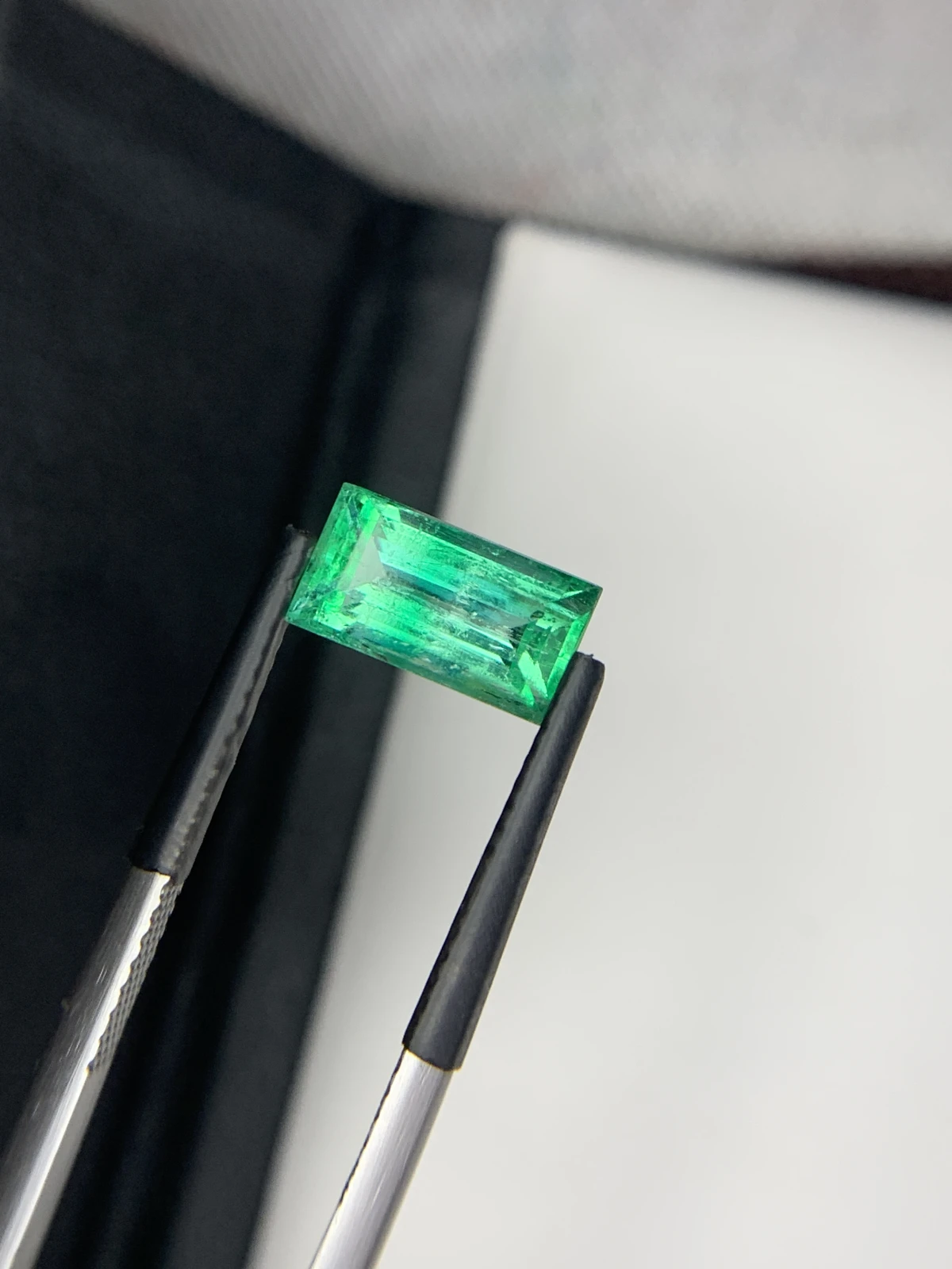 Natural Green Emerald 2.43 Carat Faceted Rectangular Cut Loose Gemstone