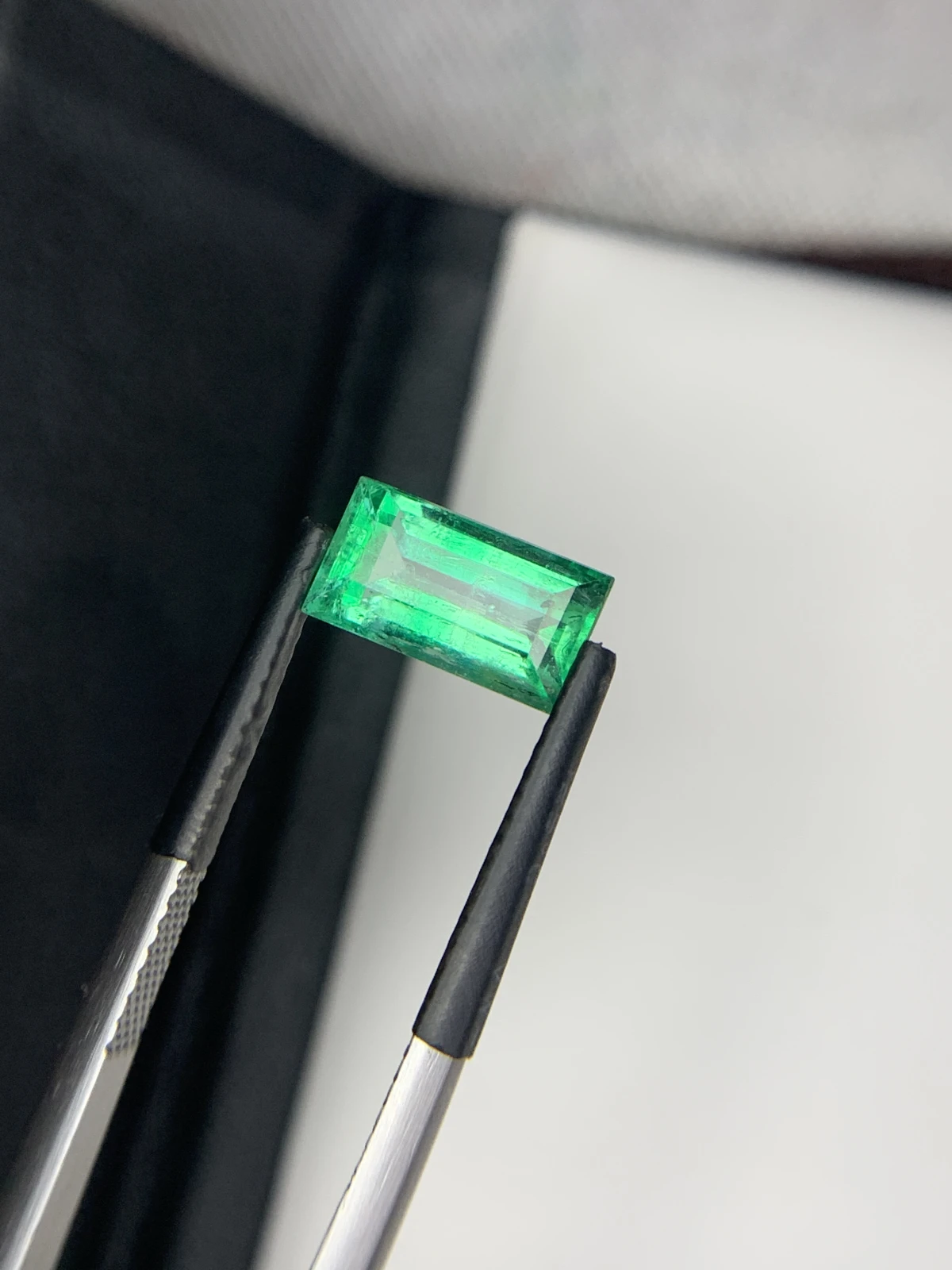 Natural Green Emerald 2.43 Carat Faceted Rectangular Cut Loose Gemstone