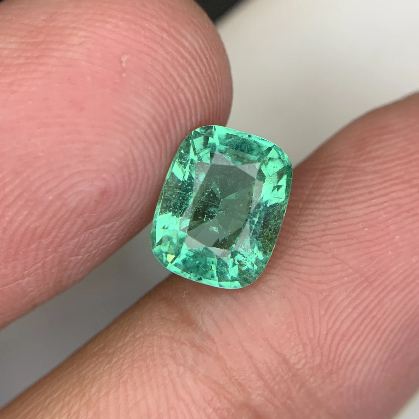 IGI Certified 3.14 ct Natural Panjshir Emerald Cushion Shape Loose Gemstone from Afghanistan