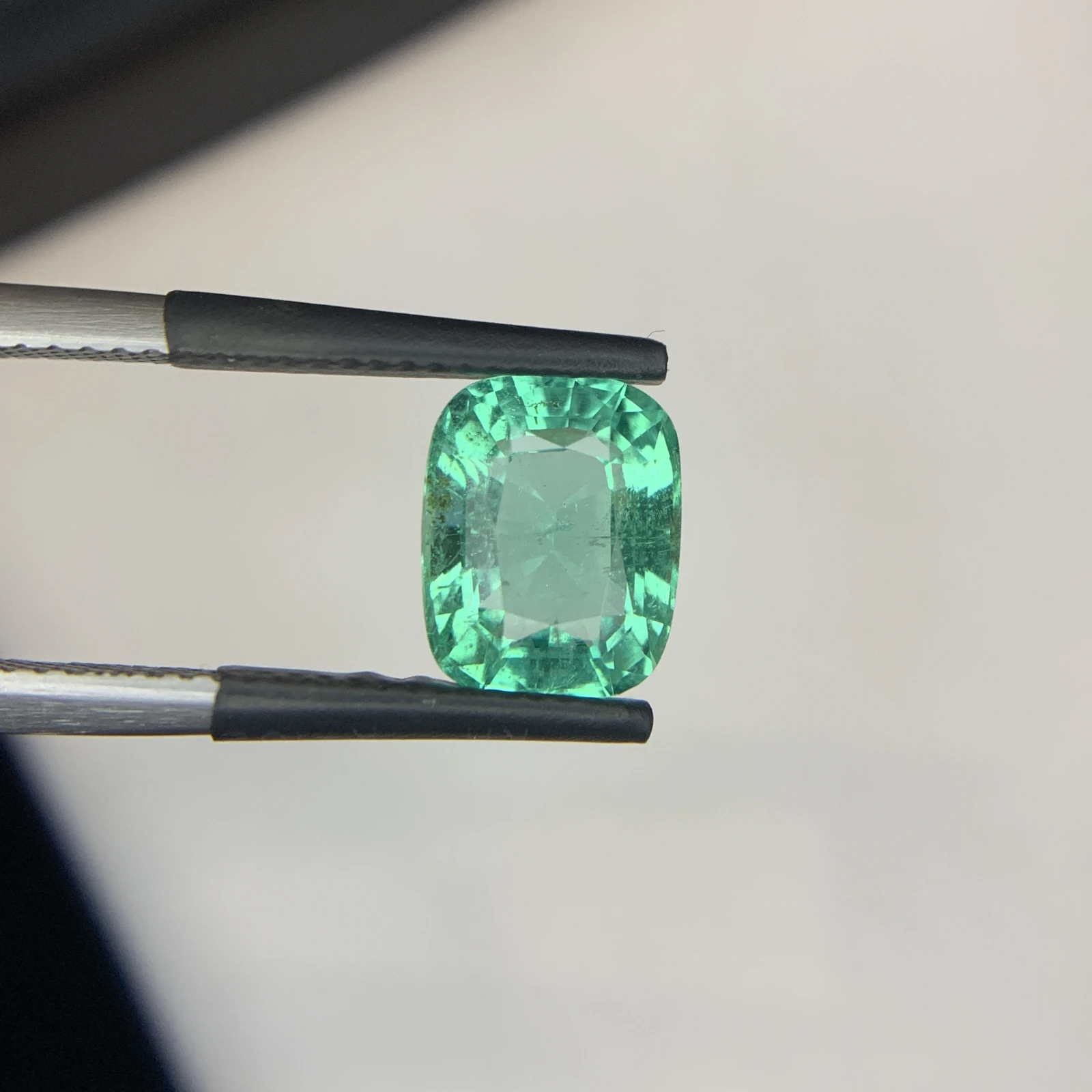 IGI Certified 3.14 ct Natural Panjshir Emerald Cushion Shape Loose Gemstone from Afghanistan