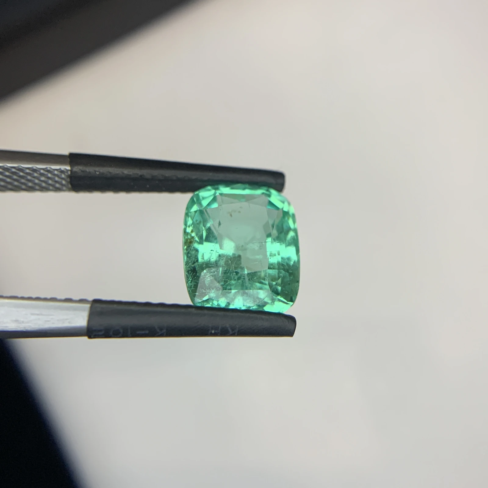 IGI Certified 3.14 ct Natural Panjshir Emerald Cushion Shape Loose Gemstone from Afghanistan