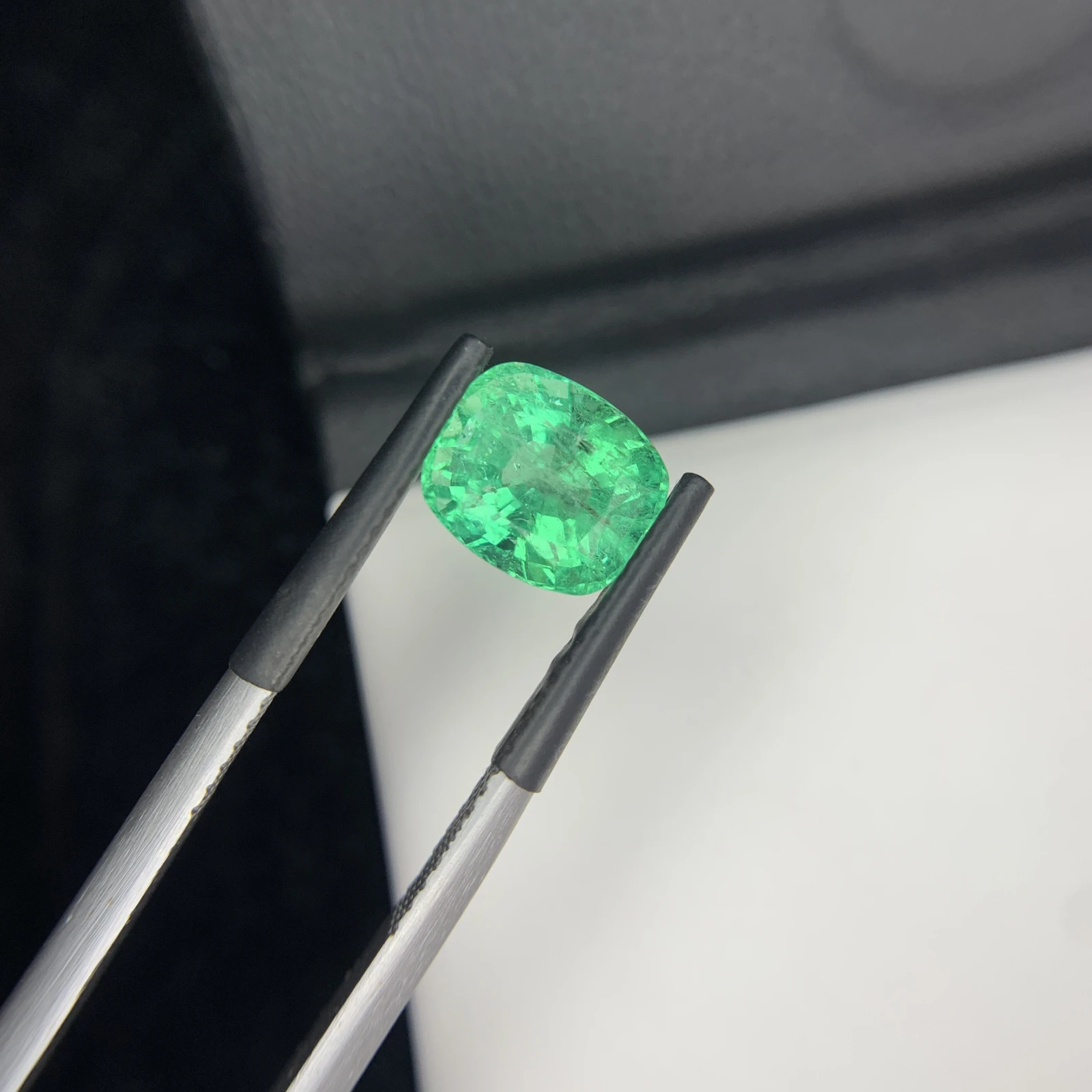 IGI Certified 2.55 ct Natural Panjshir Emerald Cushion Shape Loose Gemstone from Afghanistan