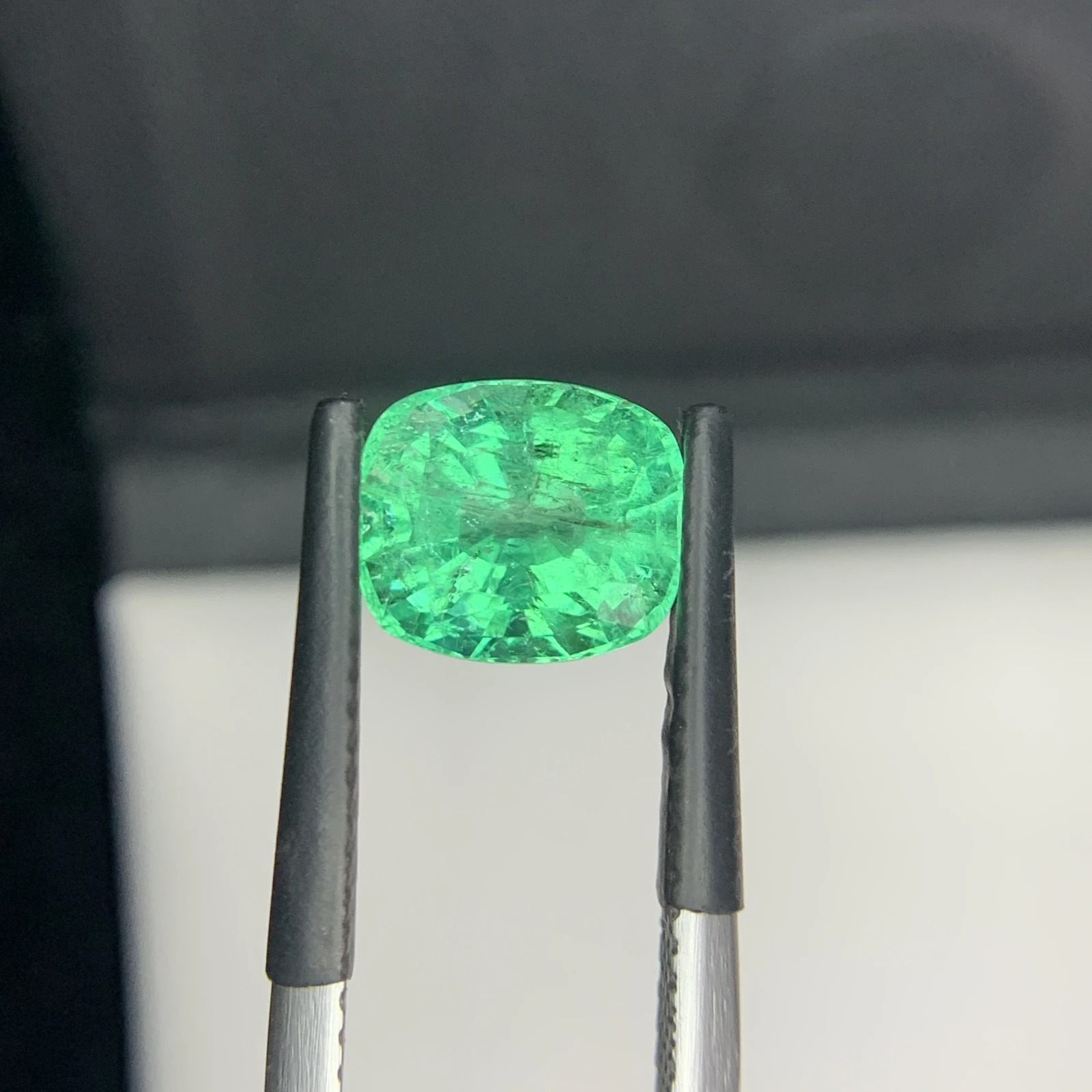 IGI Certified 2.55 ct Natural Panjshir Emerald Cushion Shape Loose Gemstone from Afghanistan