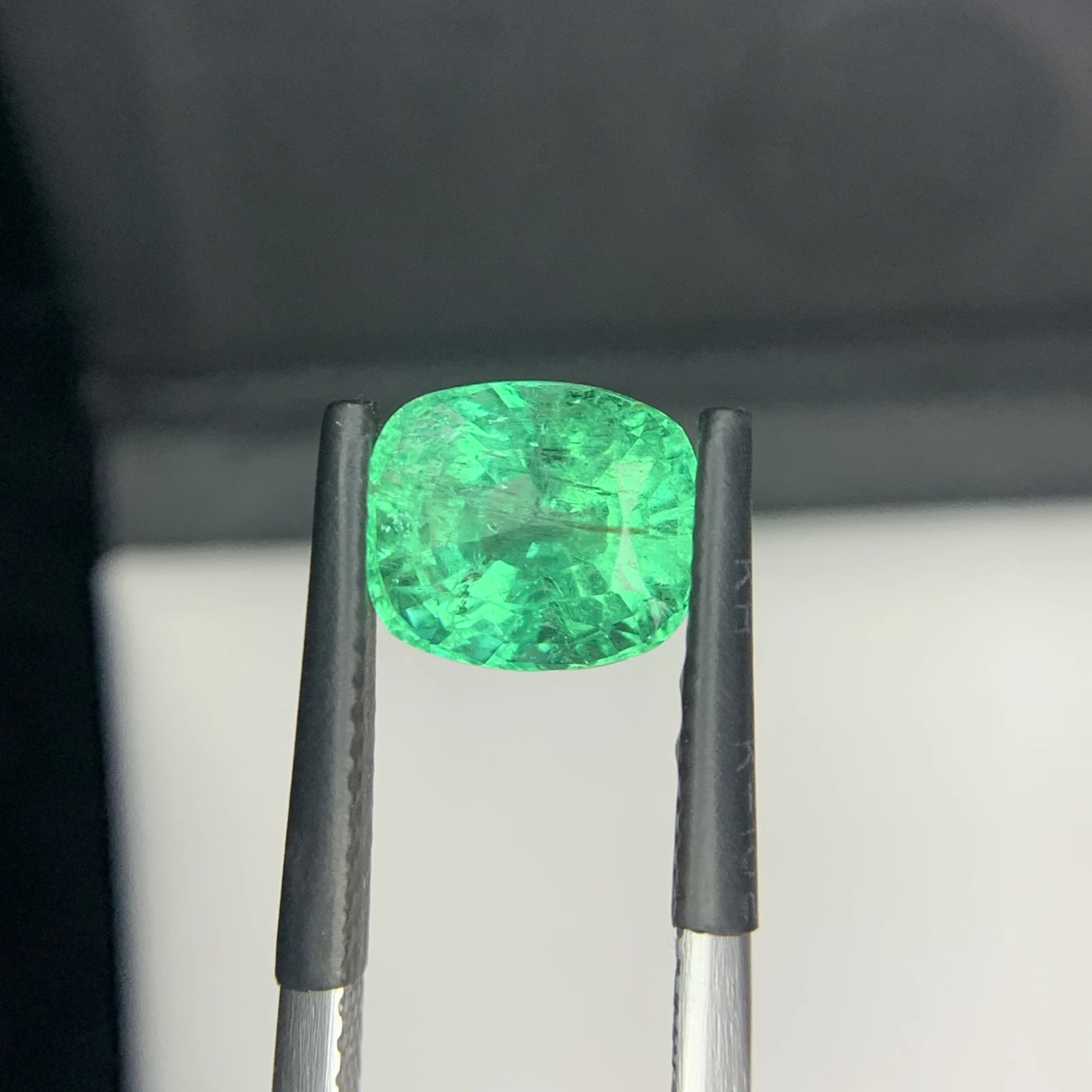 IGI Certified 2.55 ct Natural Panjshir Emerald Cushion Shape Loose Gemstone from Afghanistan