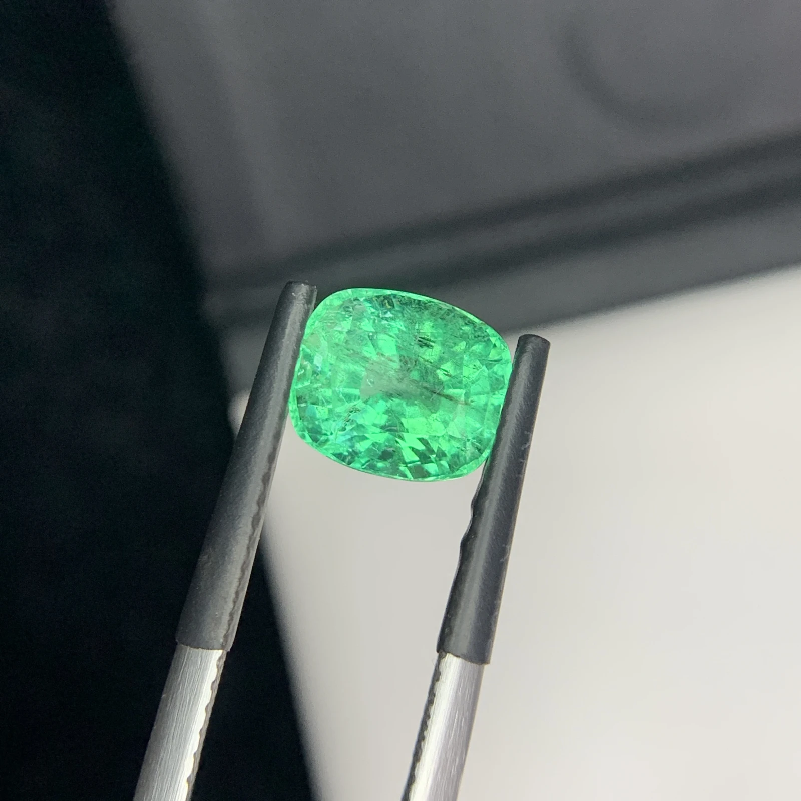 IGI Certified 2.55 ct Natural Panjshir Emerald Cushion Shape Loose Gemstone from Afghanistan
