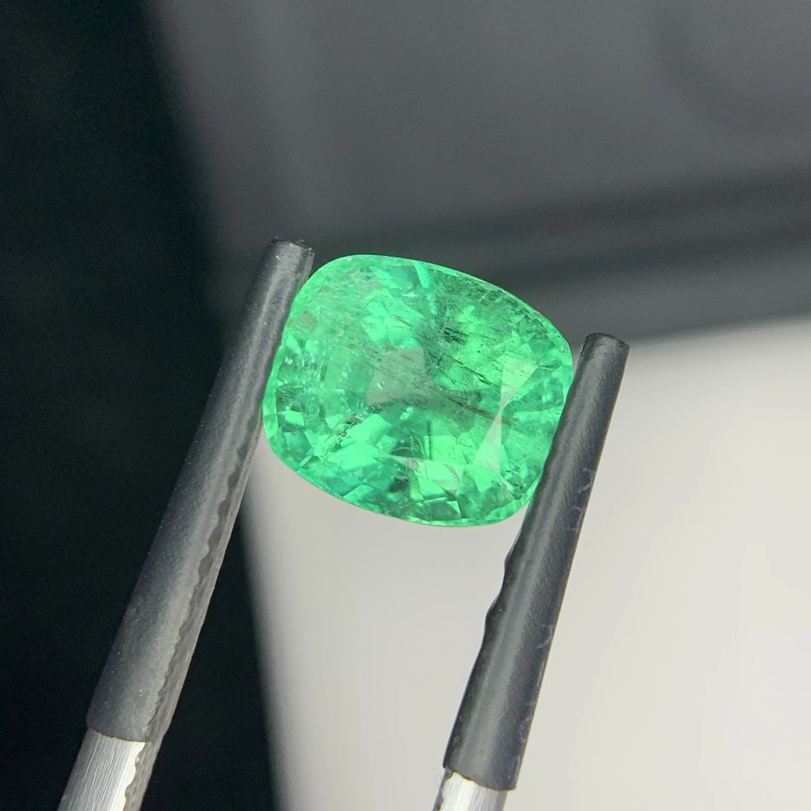 IGI Certified 2.55 ct Natural Panjshir Emerald Cushion Shape Loose Gemstone from Afghanistan