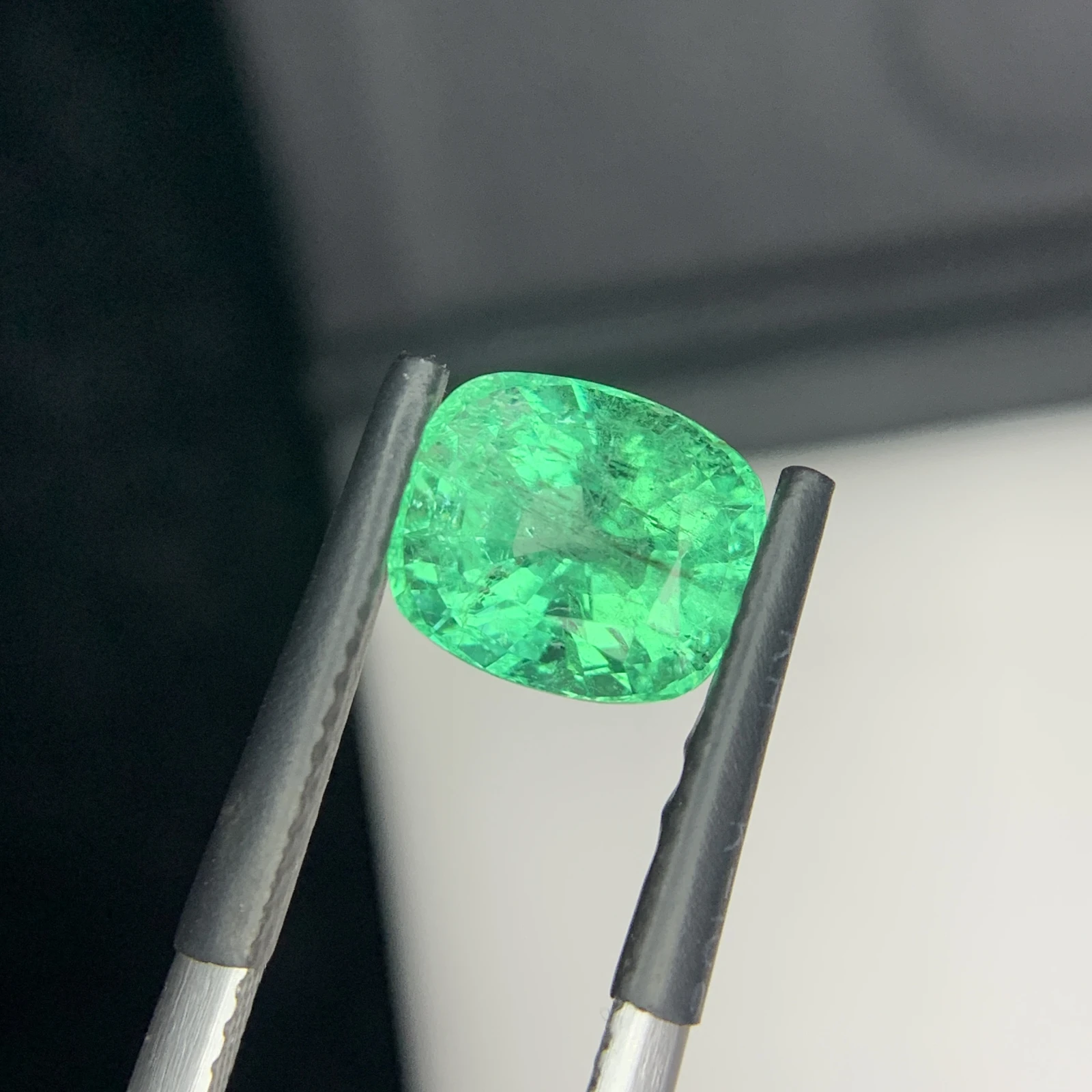 IGI Certified 2.55 ct Natural Panjshir Emerald Cushion Shape Loose Gemstone from Afghanistan