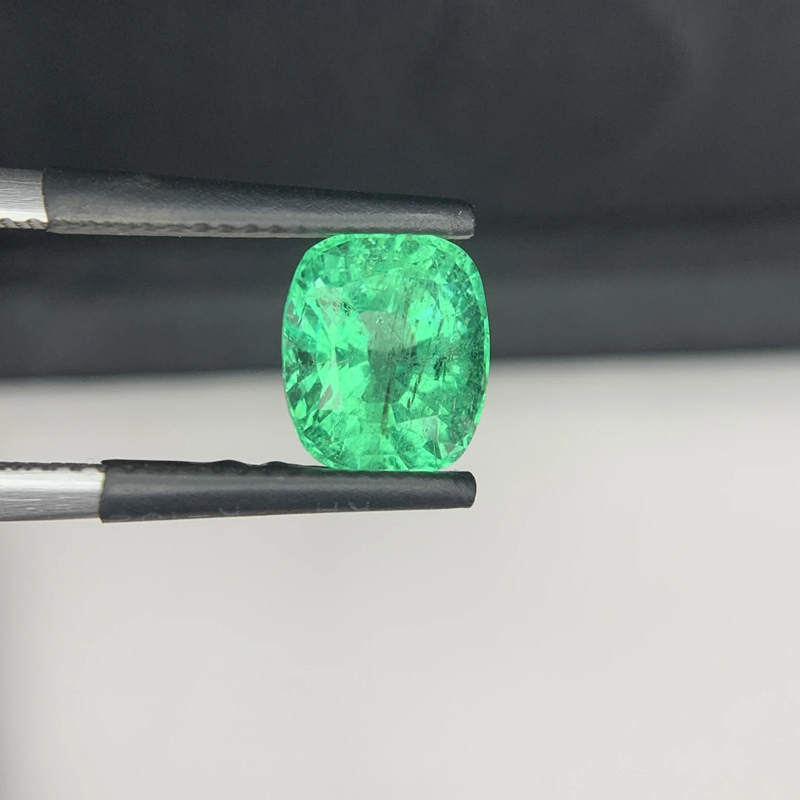 IGI Certified 2.55 ct Natural Panjshir Emerald Cushion Shape Loose Gemstone from Afghanistan