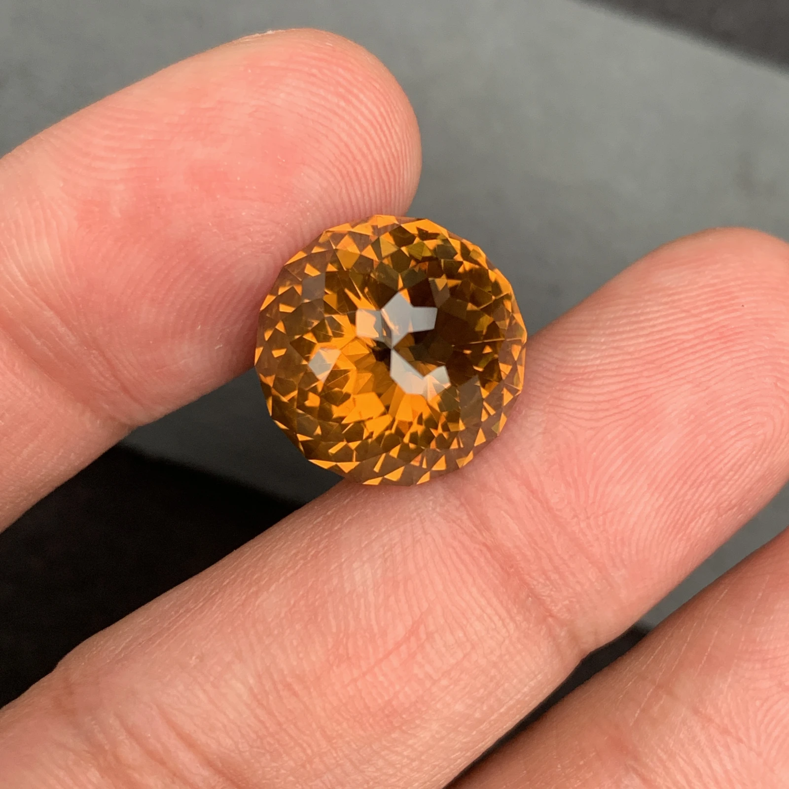 Natural 16.30 Carat Round Cut Citrine Gemstone: Amber Jewelry Piece
