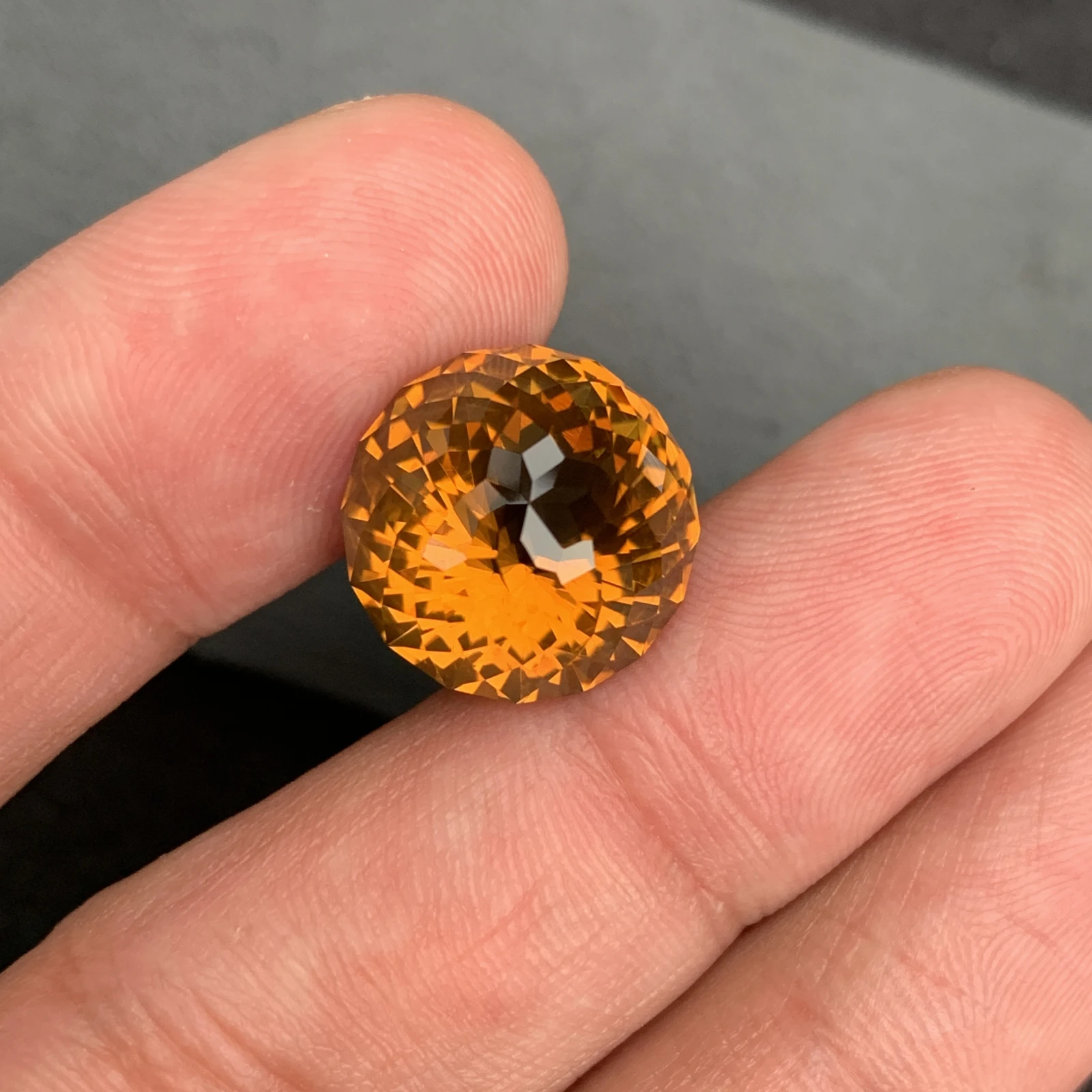 Natural 16.30 Carat Round Cut Citrine Gemstone: Amber Jewelry Piece