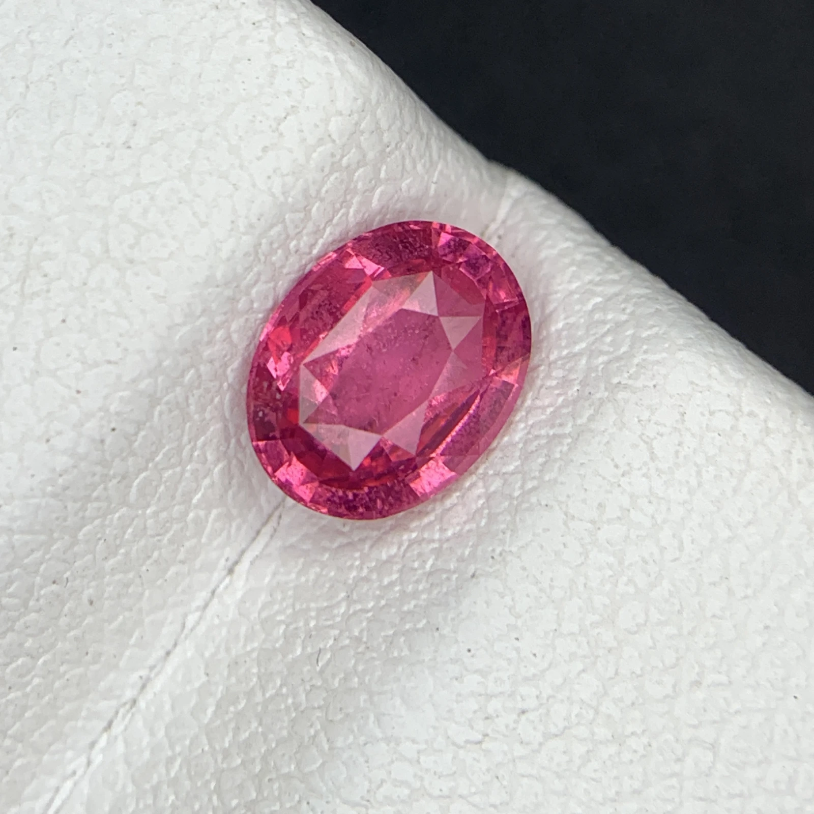 Natural Mahenge Spinel Vivid Pink 1.25 Carat Faceted Oval Shape Loose Gemstone