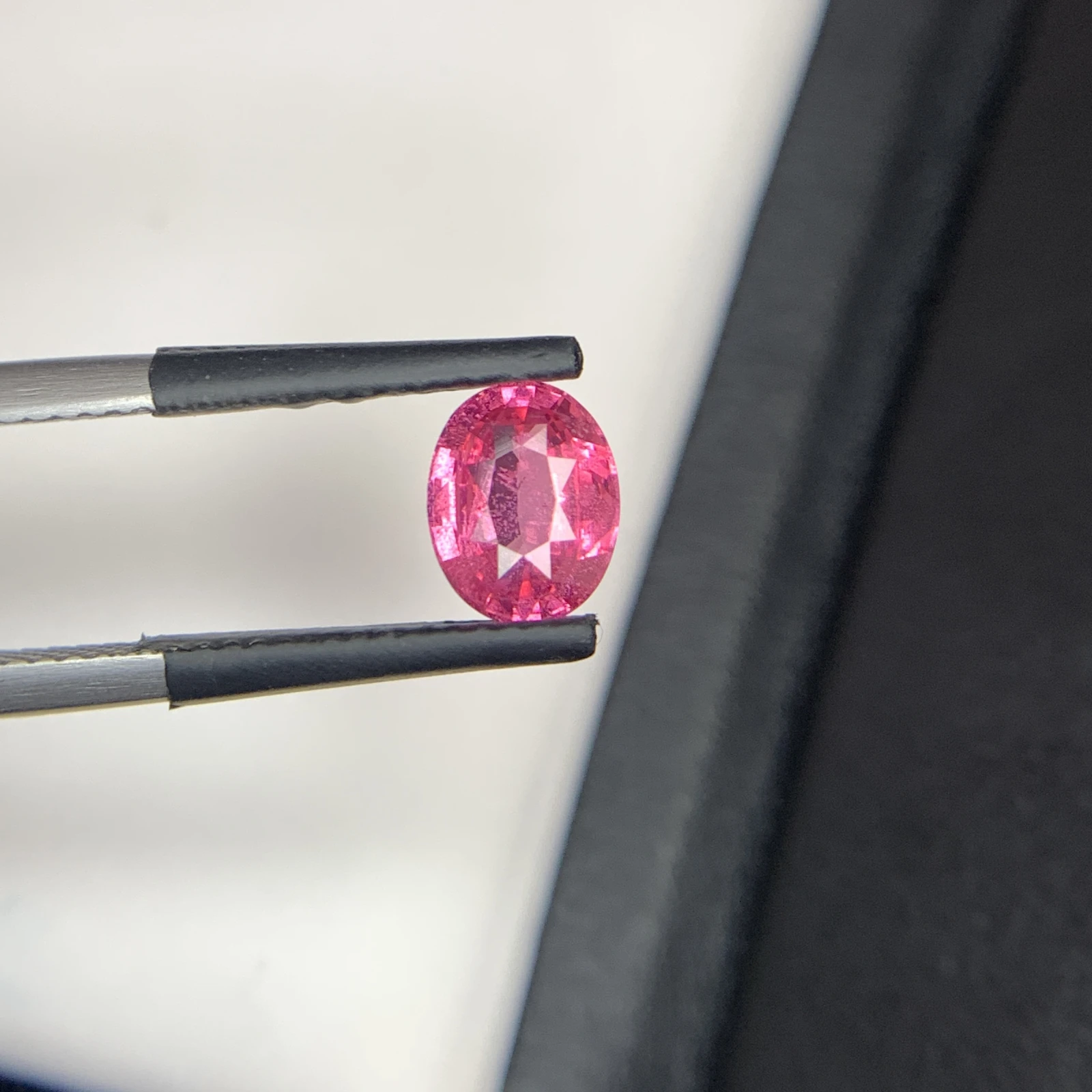 Natural Mahenge Spinel Vivid Pink 1.25 Carat Faceted Oval Shape Loose Gemstone