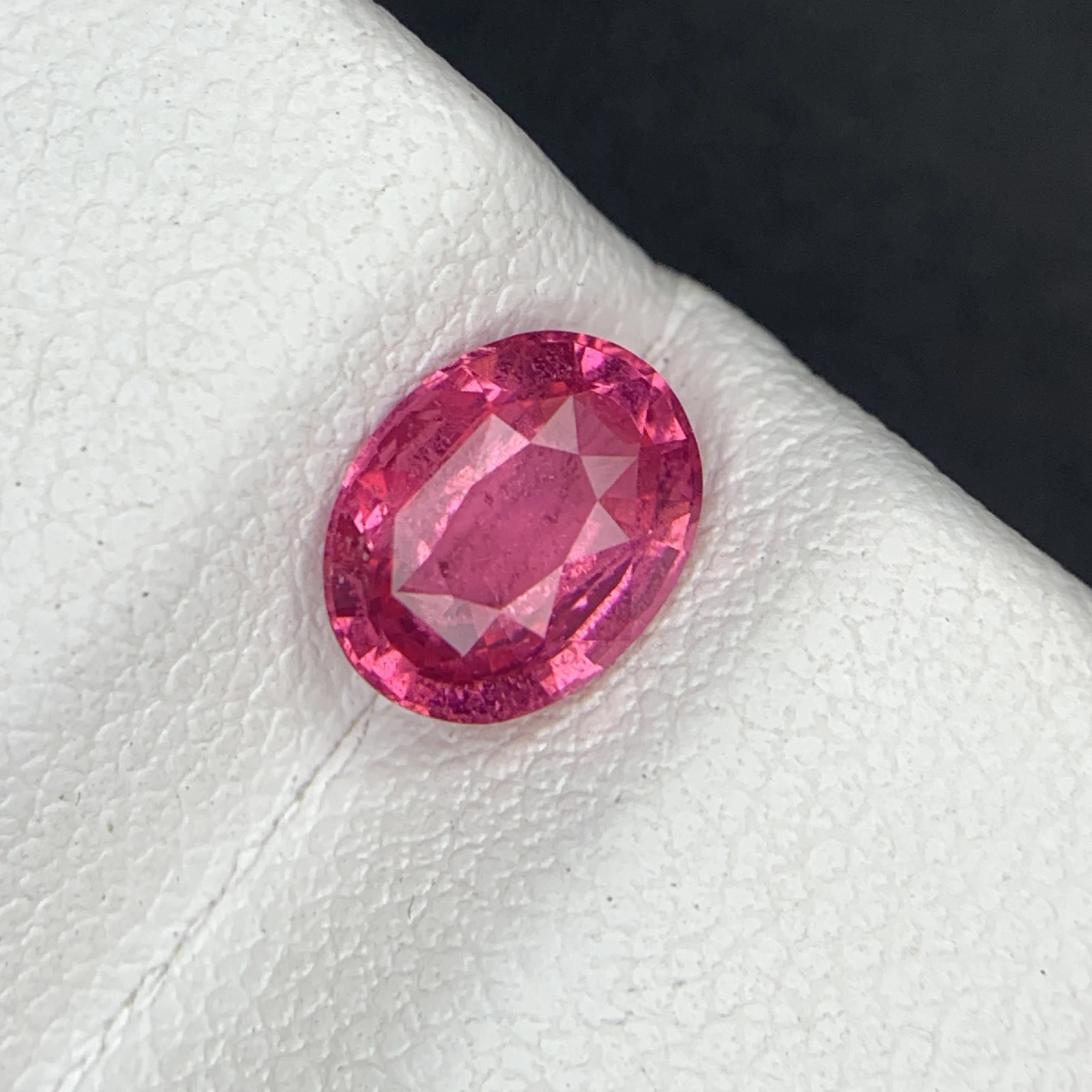 Natural Mahenge Spinel Vivid Pink 1.25 Carat Faceted Oval Shape Loose Gemstone