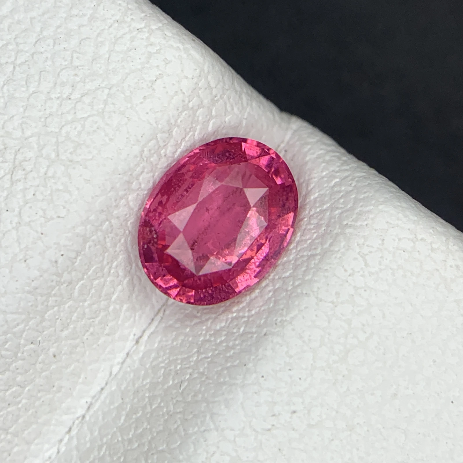 Natural Mahenge Spinel Vivid Pink 1.25 Carat Faceted Oval Shape Loose Gemstone