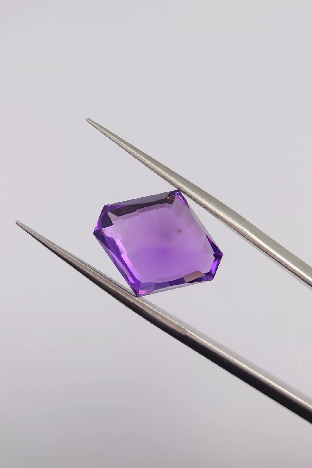 7.2ct Natural  Amethyst Fancy Kite Cut loose Gemstone From Nigeria