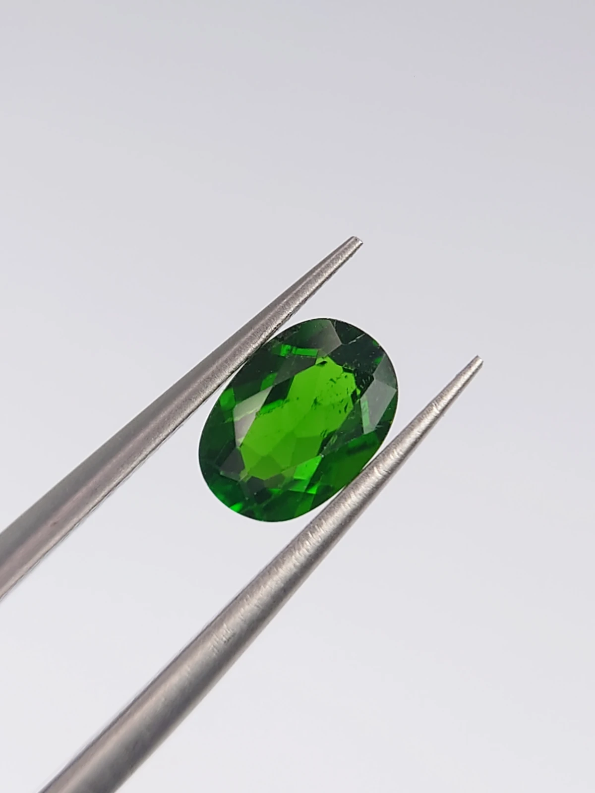 0.88ct Natural Oval Cut Chrome Diopside from Pakistan
